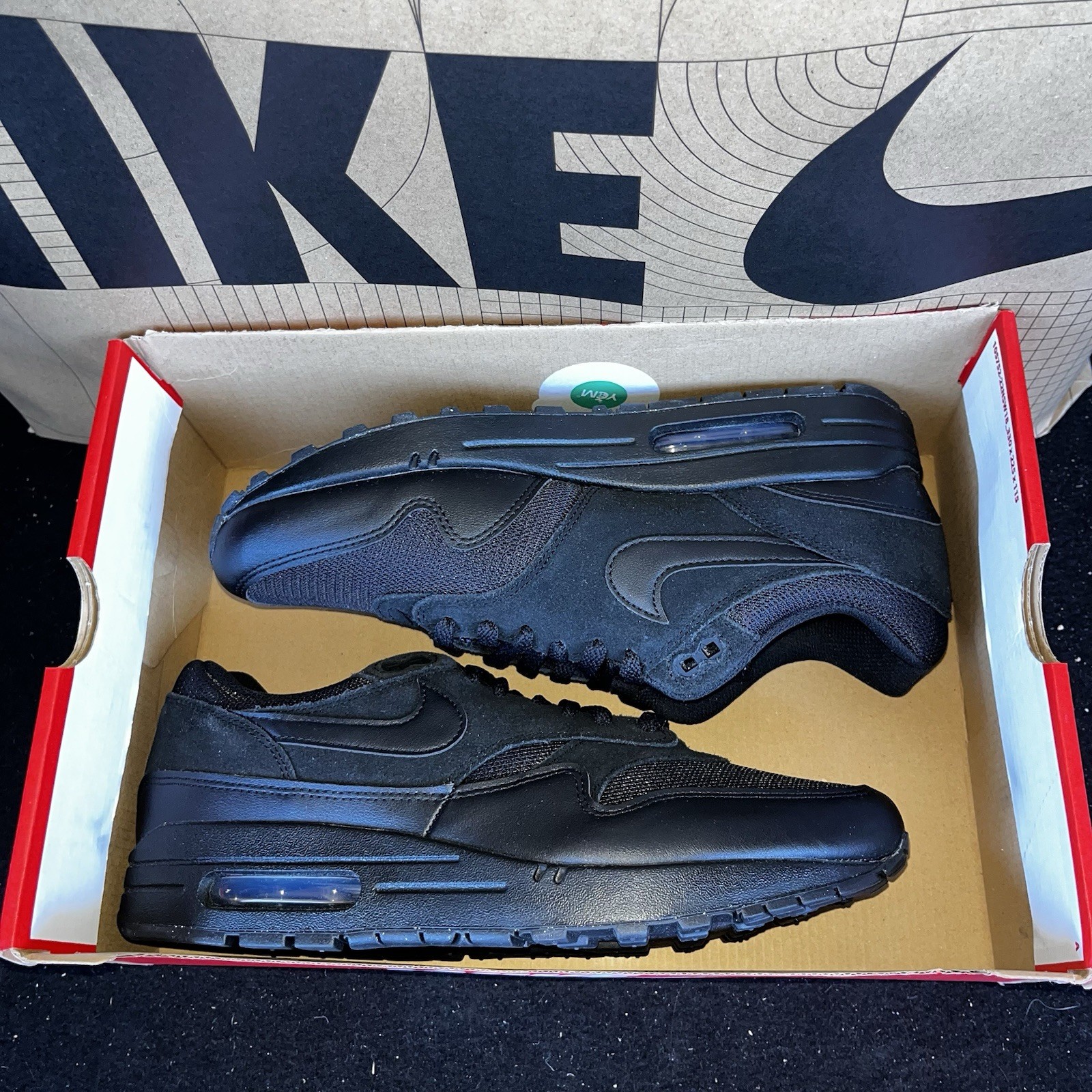 NEW Nike Air Max 1 ESS Triple Black Anthracite NBY FZ5808-006 Men’s Size 9.5