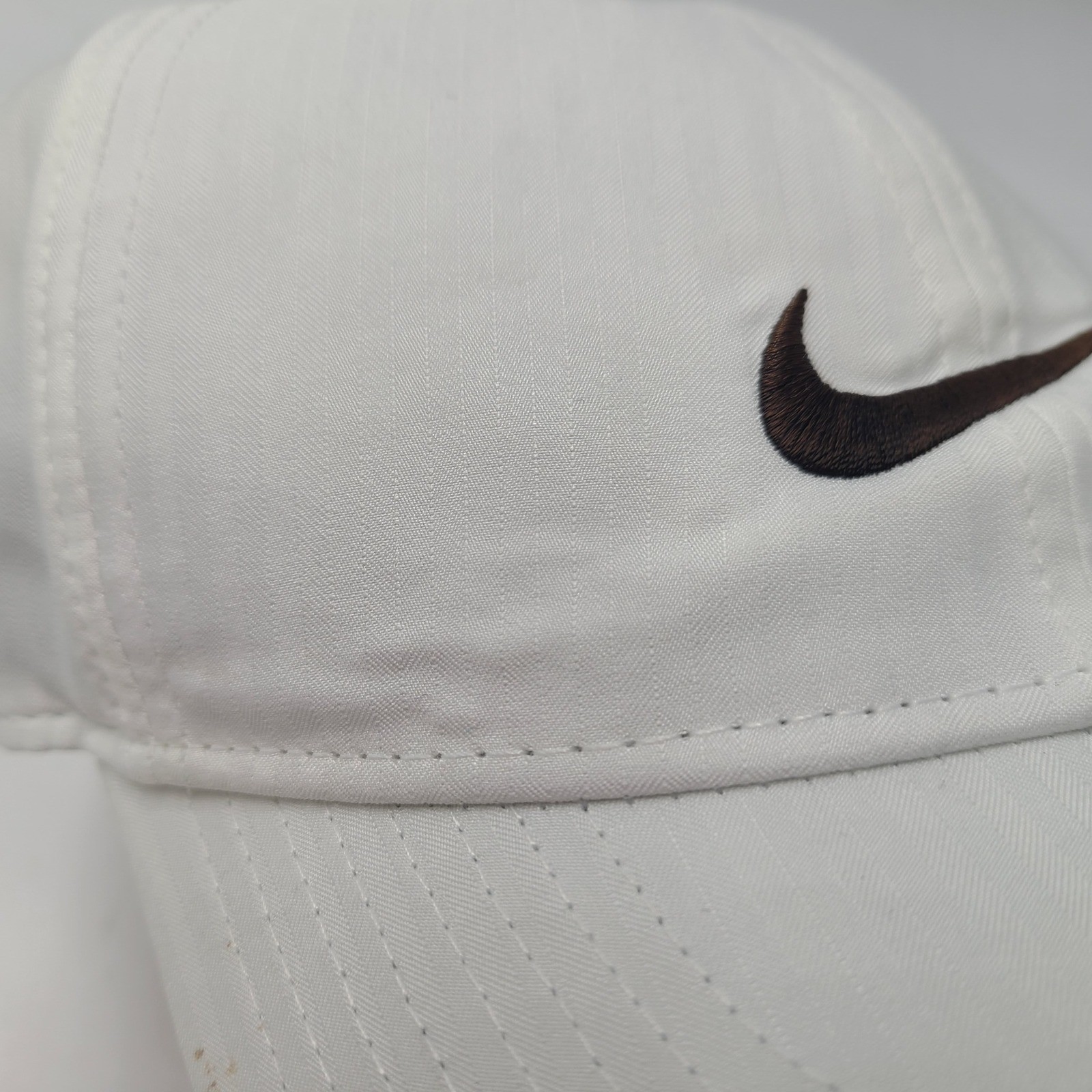 Nike Hat Strapback White Legacy91 Dri-Fit Golf Swoosh Logo Outdoors Casual Men