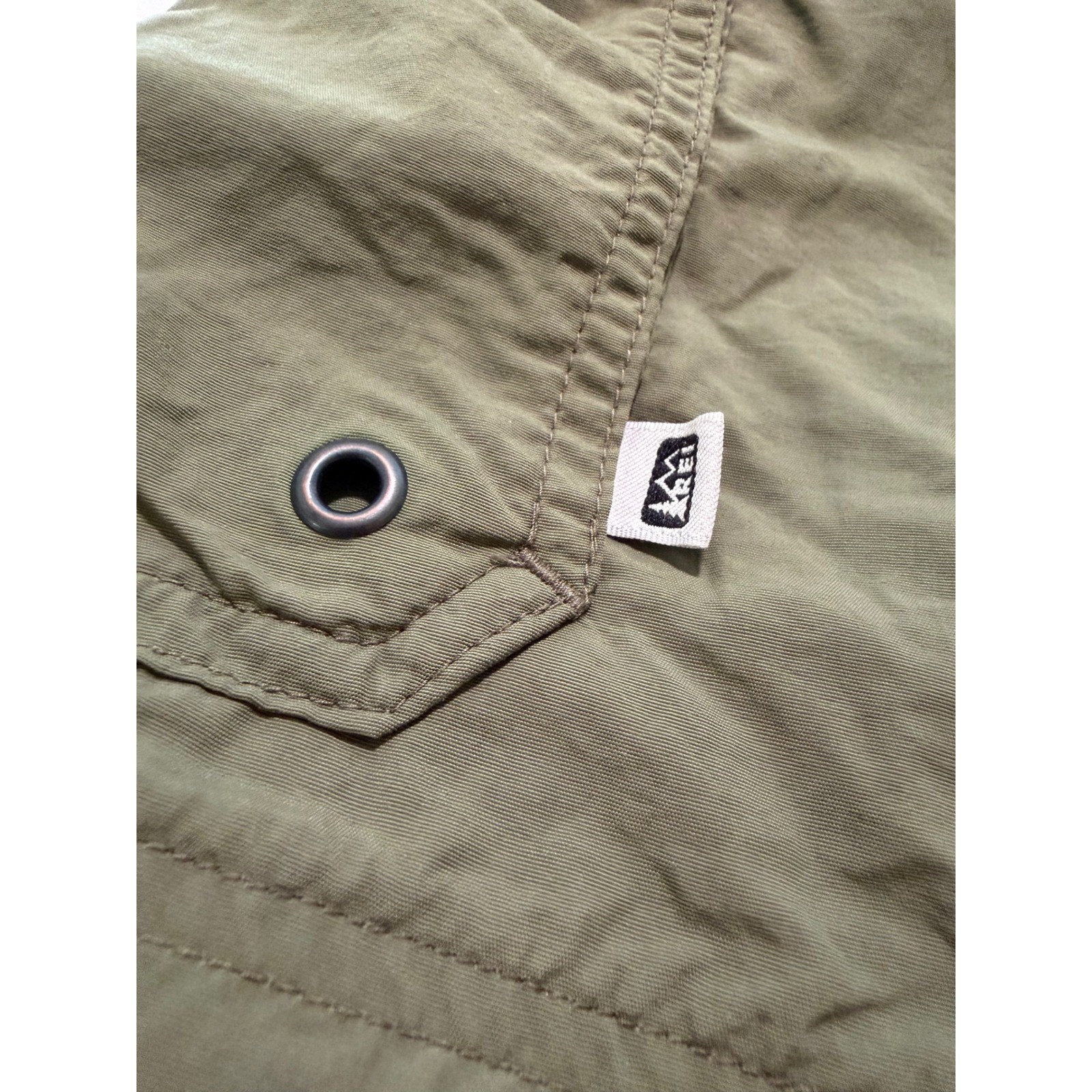 REI Sahara Cargo Shorts Mens Large Green Nylon Hiking Outdoor Belted UPF 50+