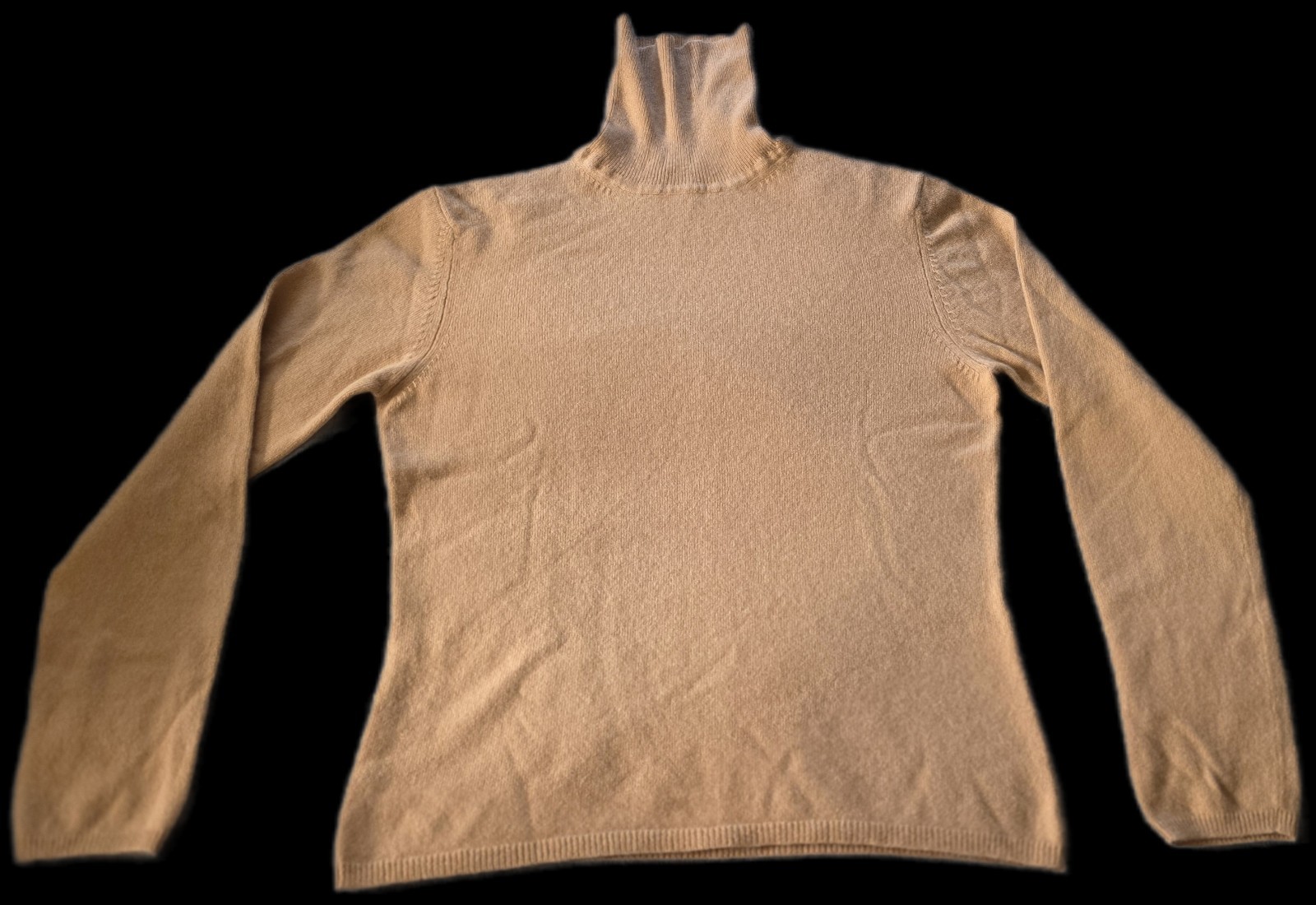 Mendocino Cashmere. Size M. Classic Camel Turtleneck. Great Condition.Hand Wash