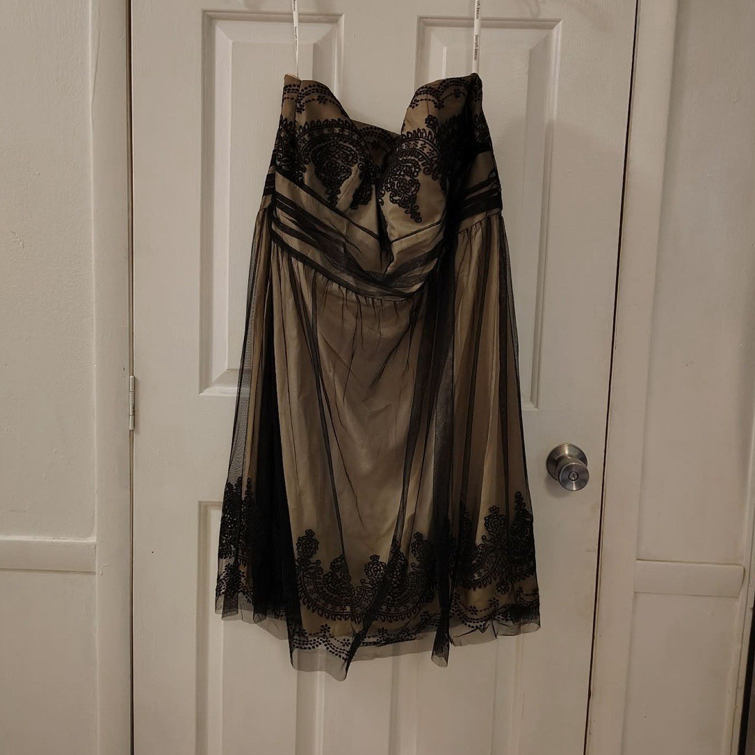 David’s Bridal Strapless Champagne & Black Tulle Caviar Beaded Dress size 30W