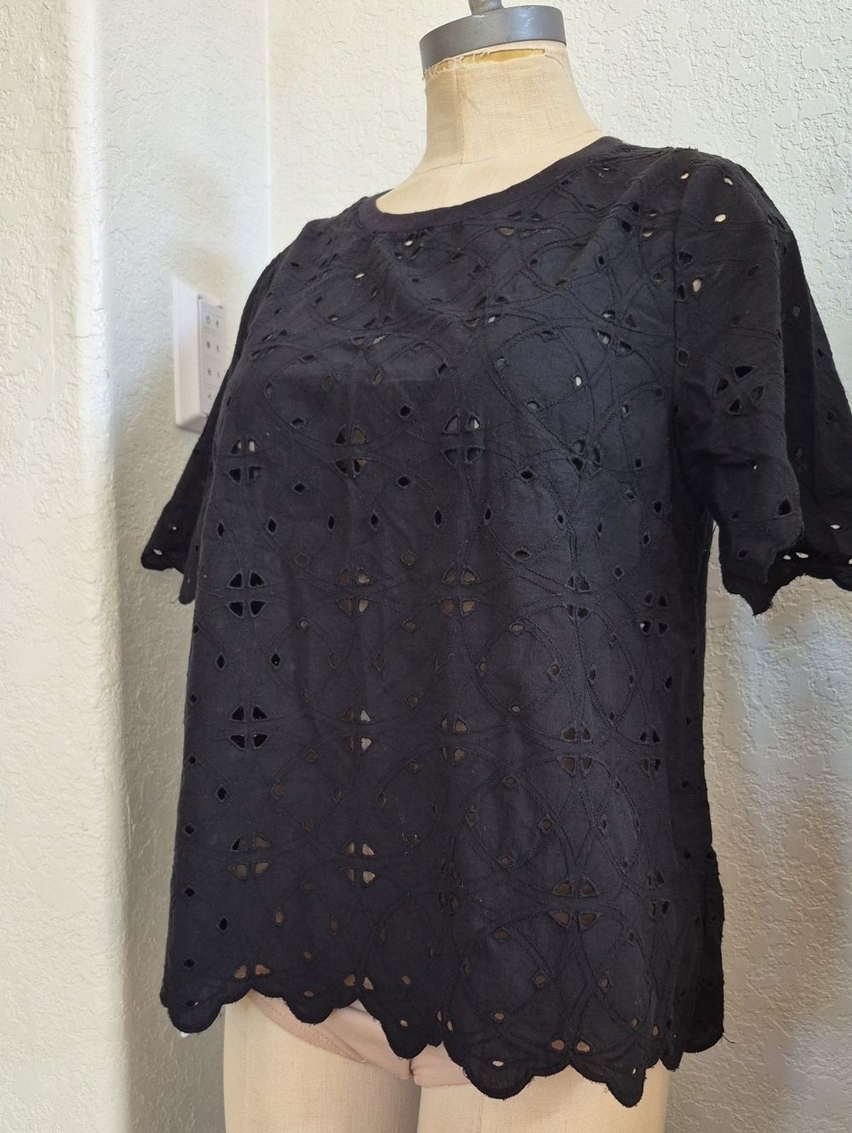 Who What Wear -Cut Out Design 100% Cotton Top Sz Medium