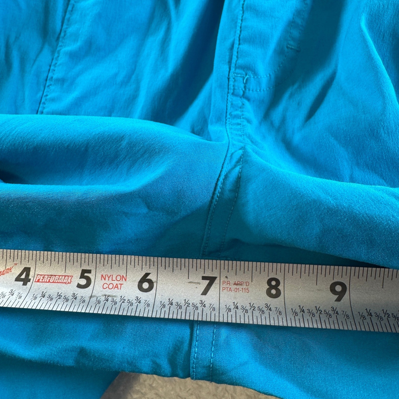 The North Face Men’s Athletic Shorts Light Blue Size XXL 2XL 7″ Inseam Length