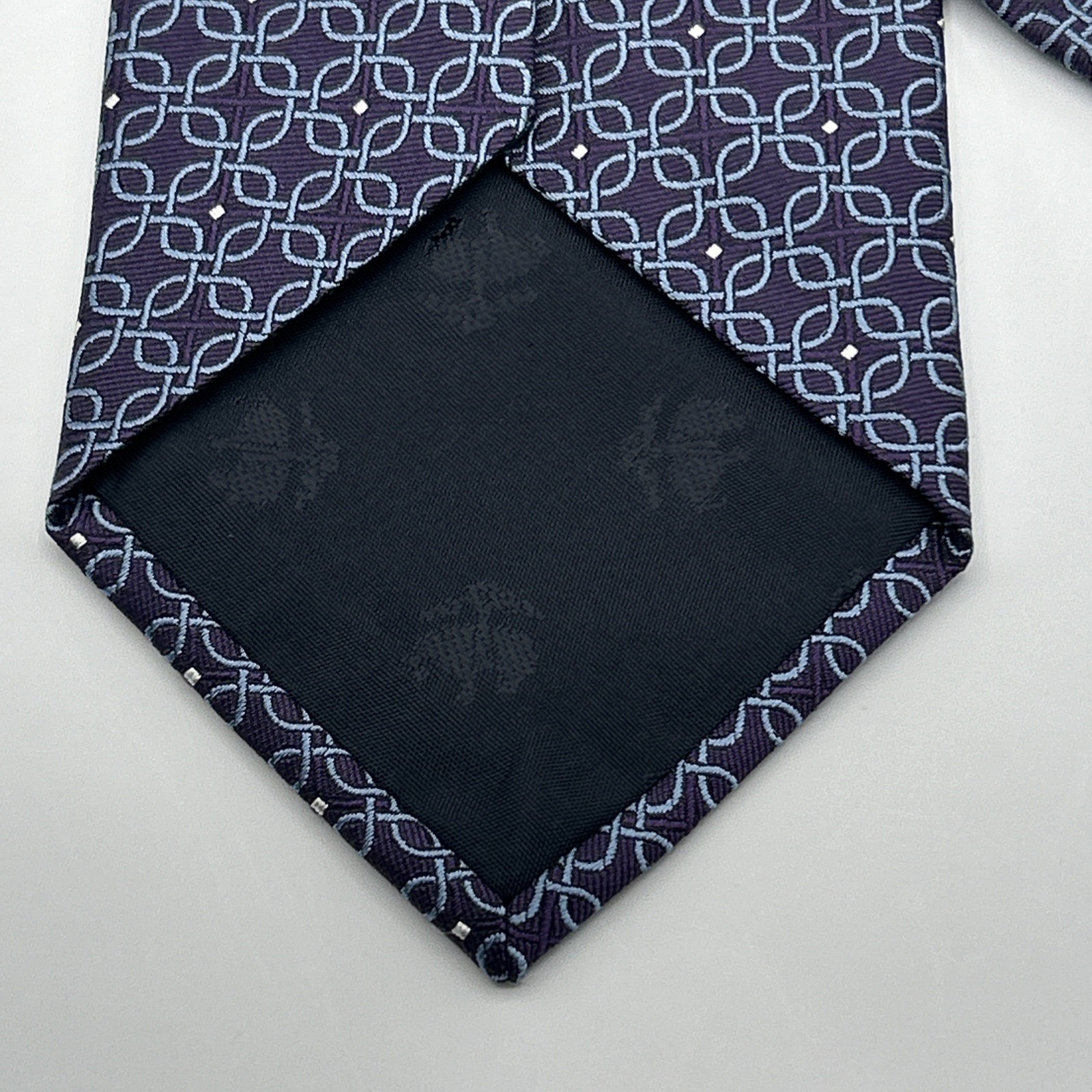 Brooks Brothers Silk Tie Navy Blue White Geometric Preppy 3.25 x 58.25 USA EUC