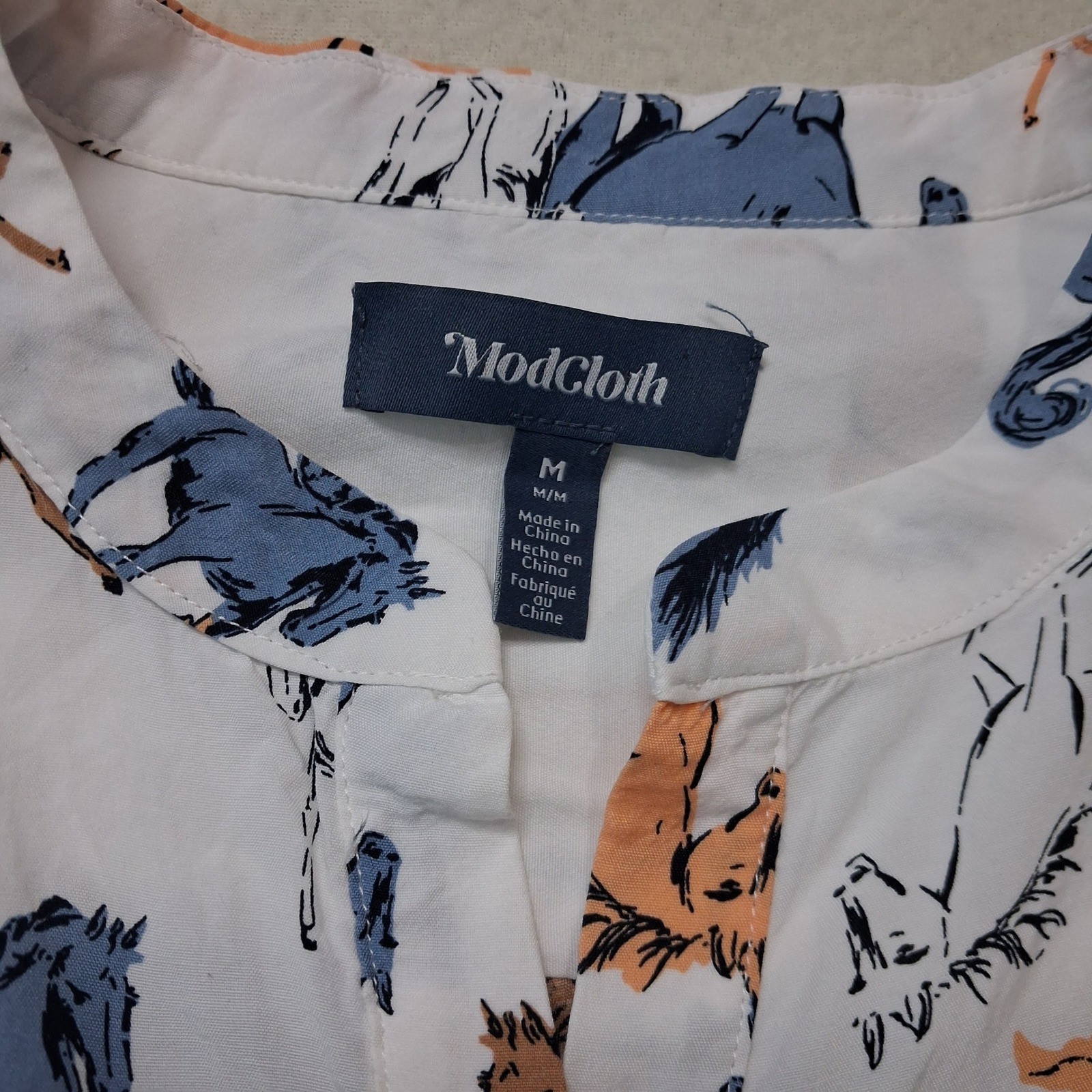 ModCloth Horse Print Blouse White Blue Tan Henley Long Sleeve Top Womens Medium