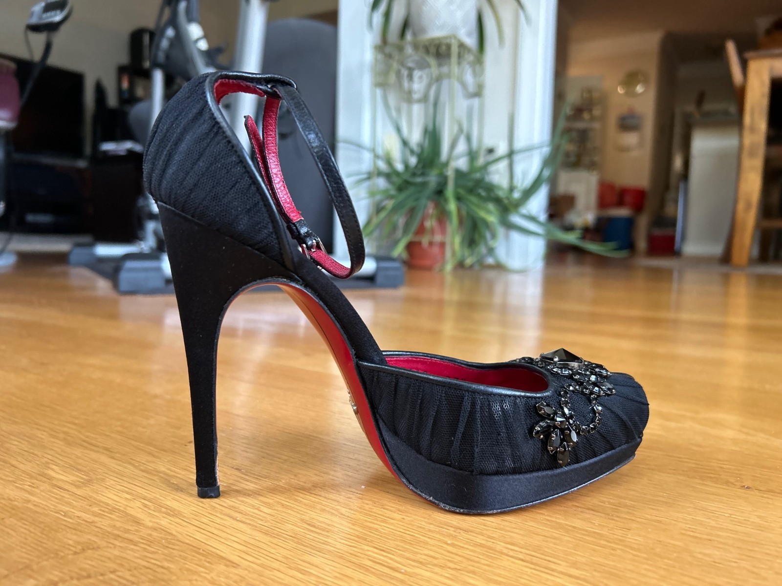 CESARE PACIOTTI Black Crystals Satin & Mesh Pumps Size 7.5 IT 37.5 Good Cond.
