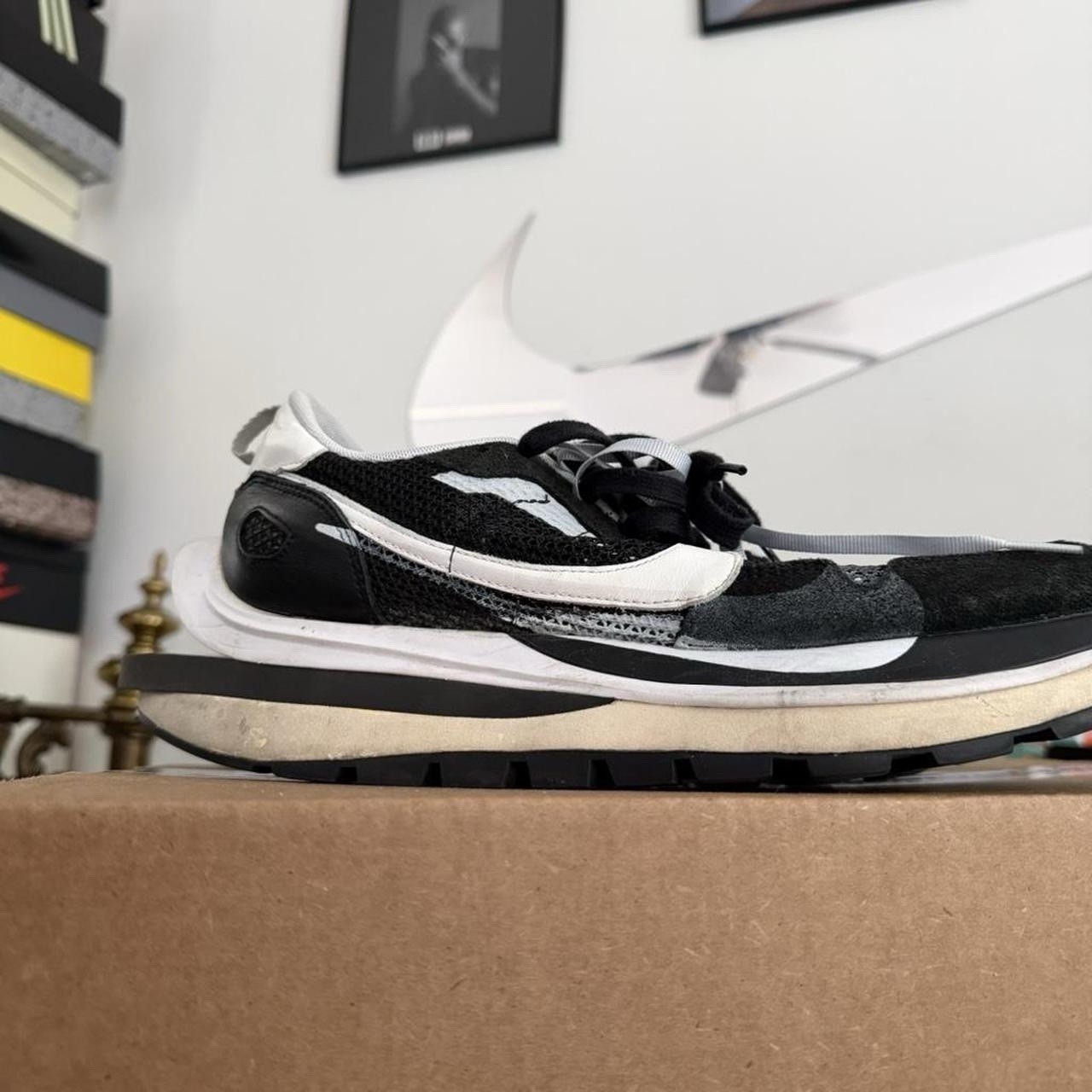 Nike sacai Men’s Low Top Mesh Lace-Up Athletic Sneakers Black/White