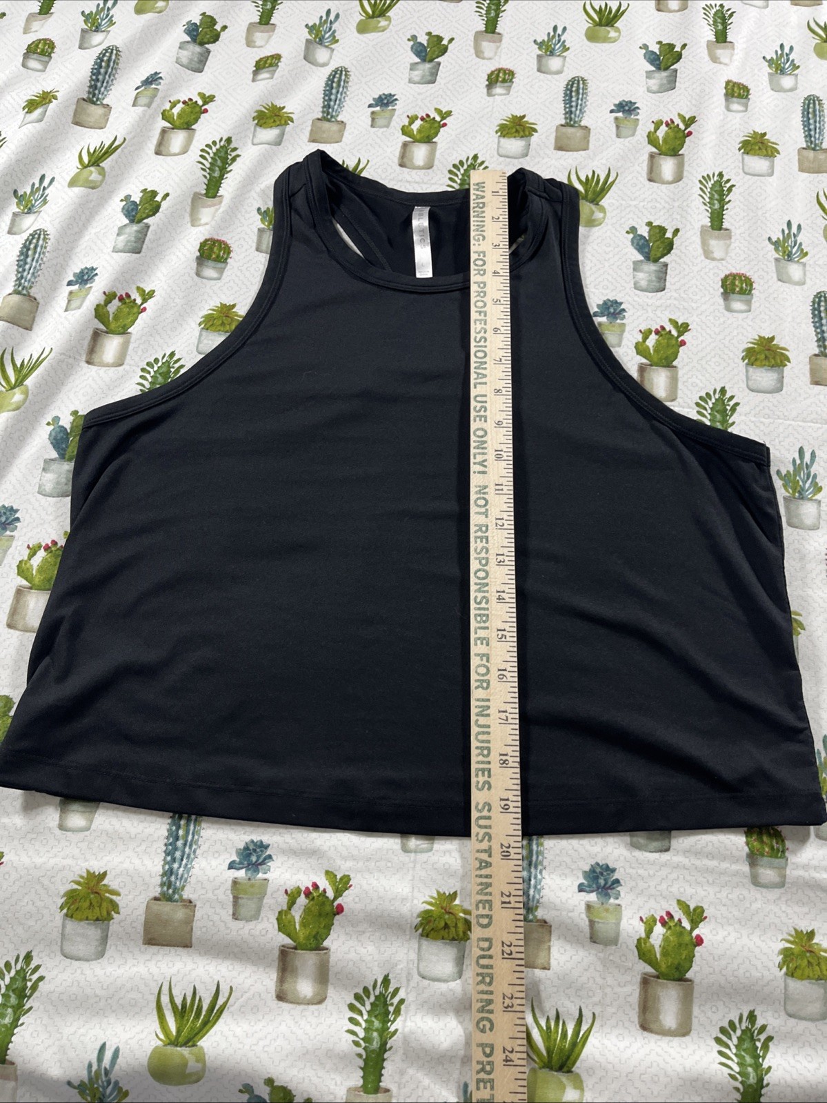 Fabletics Women’s Size Large Racerback Tank Tops Crop Lot Of 4