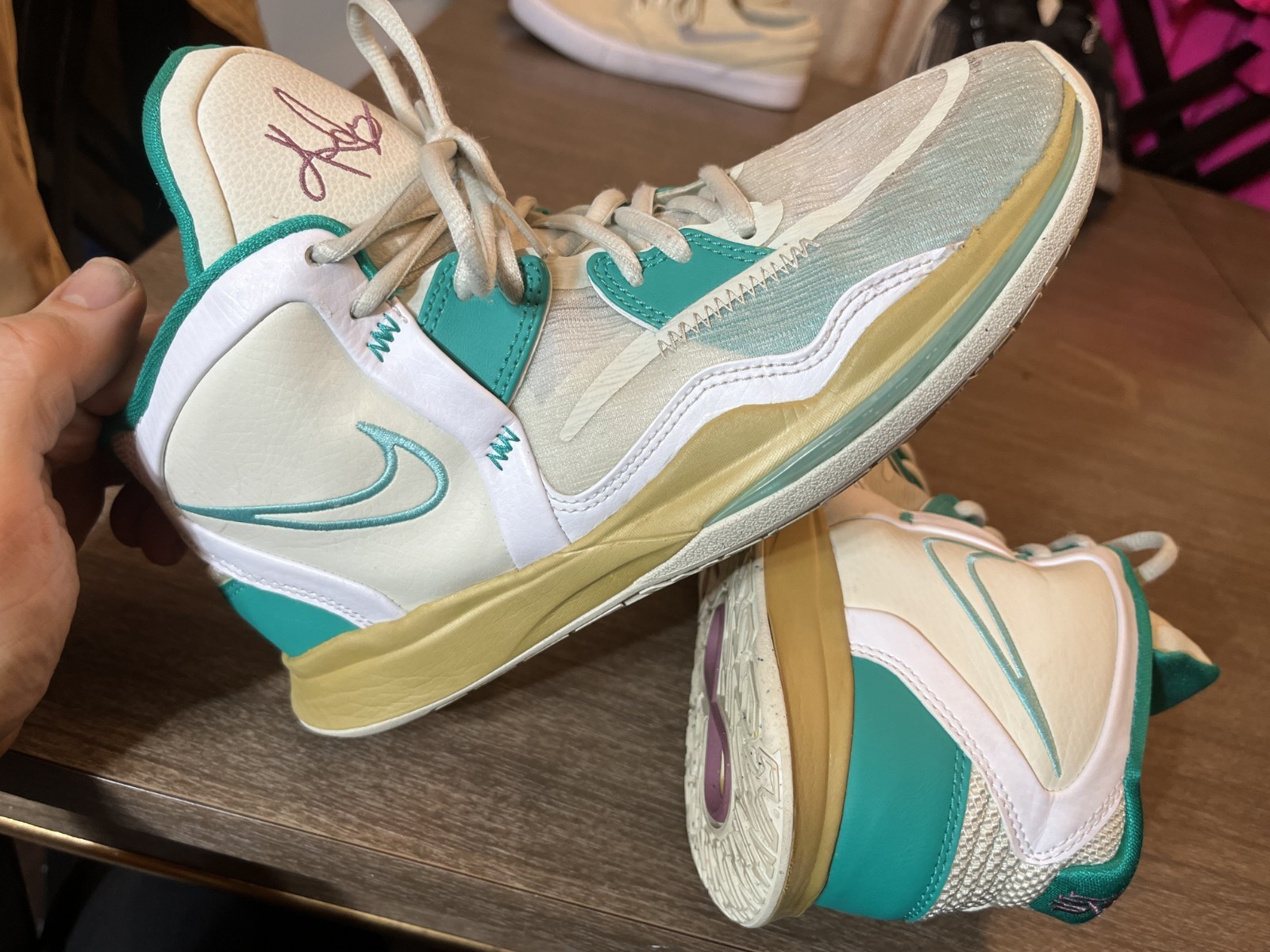 Nike Kyrie Infinity GS Keep Sue Fresh Golden Tribute DD0334-002 Size 6.5Y