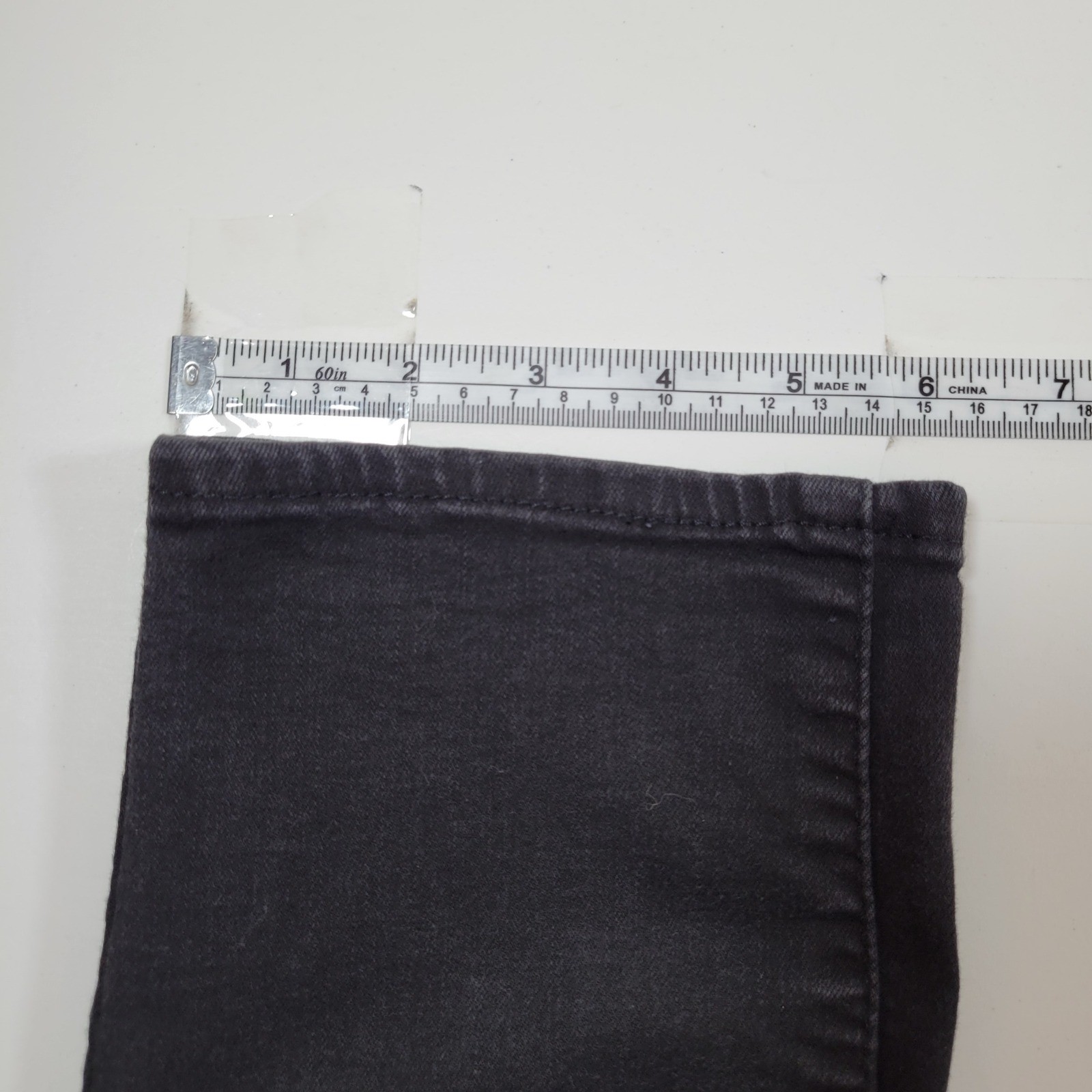 Levi’s 312 Shaping Slim Jeans Womens 29×30 Black Excellent Mid Rise Denim 19627