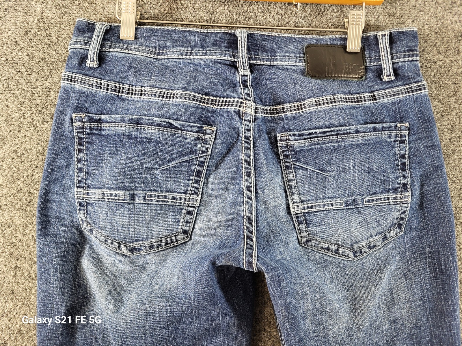 BKE Alec Straight Jeans Mens 32×31 M Rise Med Wash Whiskering Great Fade Stretch