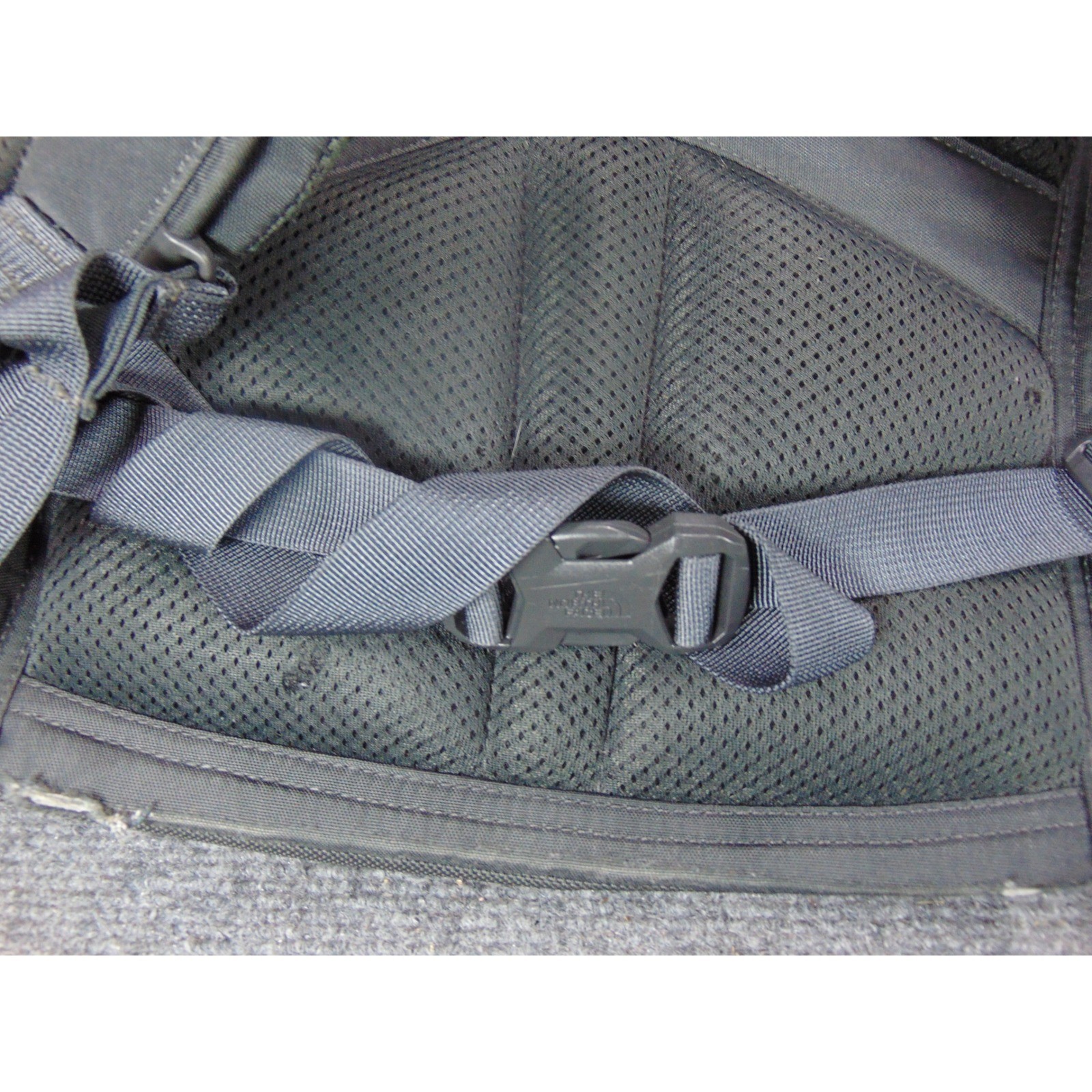 The North Face Recon Backpack Mens Black Teal FlexVent Daypack Hiking Bag Fray