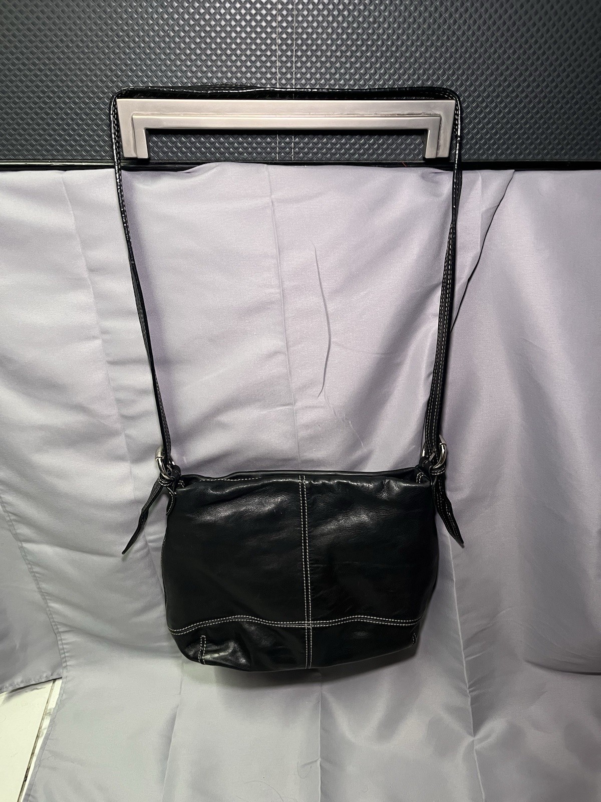 Women’s Black Shoulder Bag Zip & Magnetic Closure Lined Inner Pockets Silver