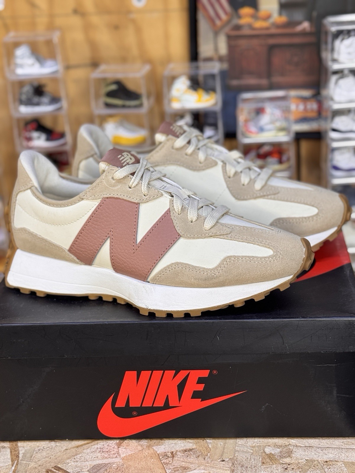 New Balance 327 Women’s 9.5