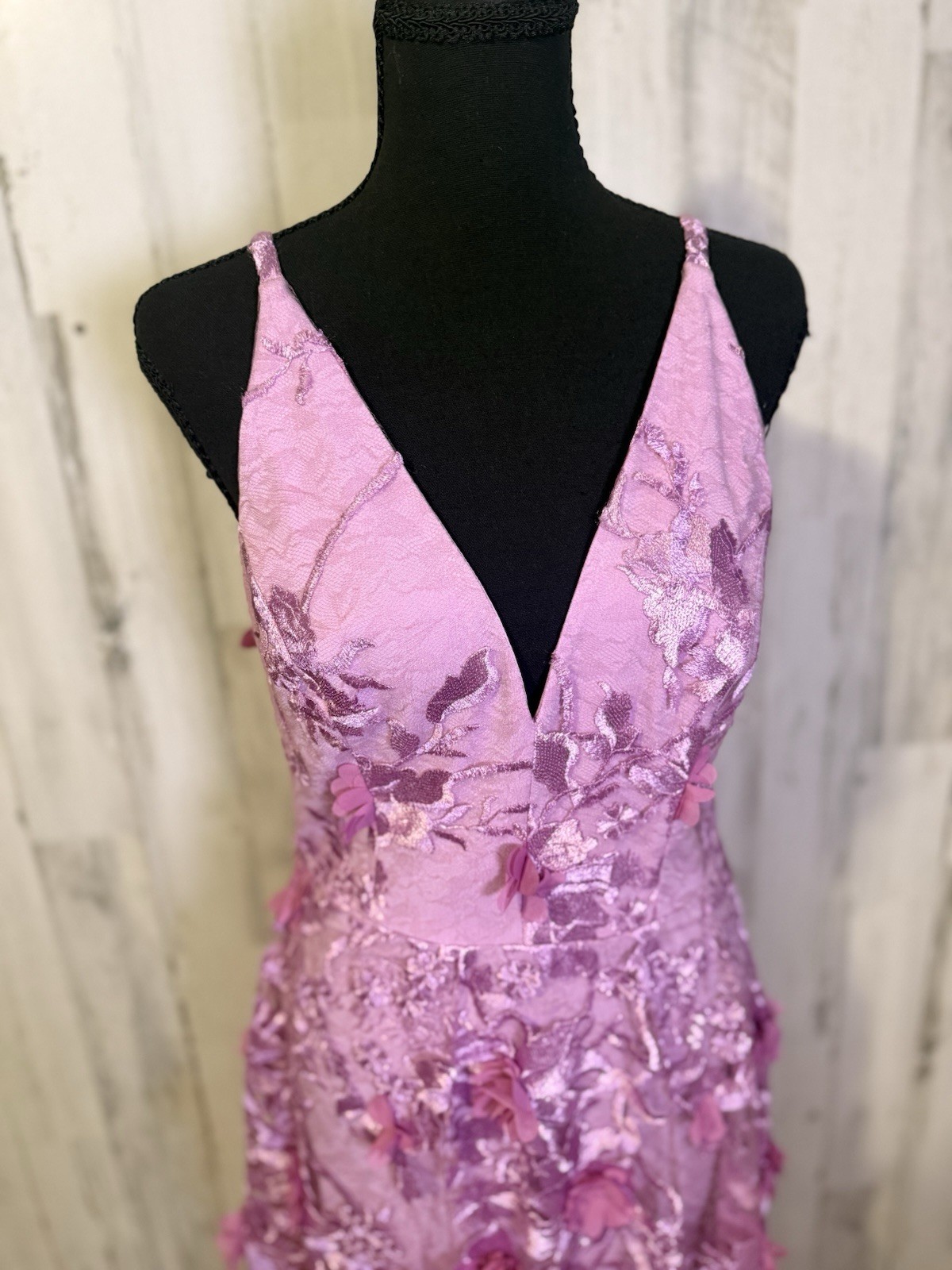 Dress The Population Lavender 3D Floral Lace V-Neck Strappy Long Gown M