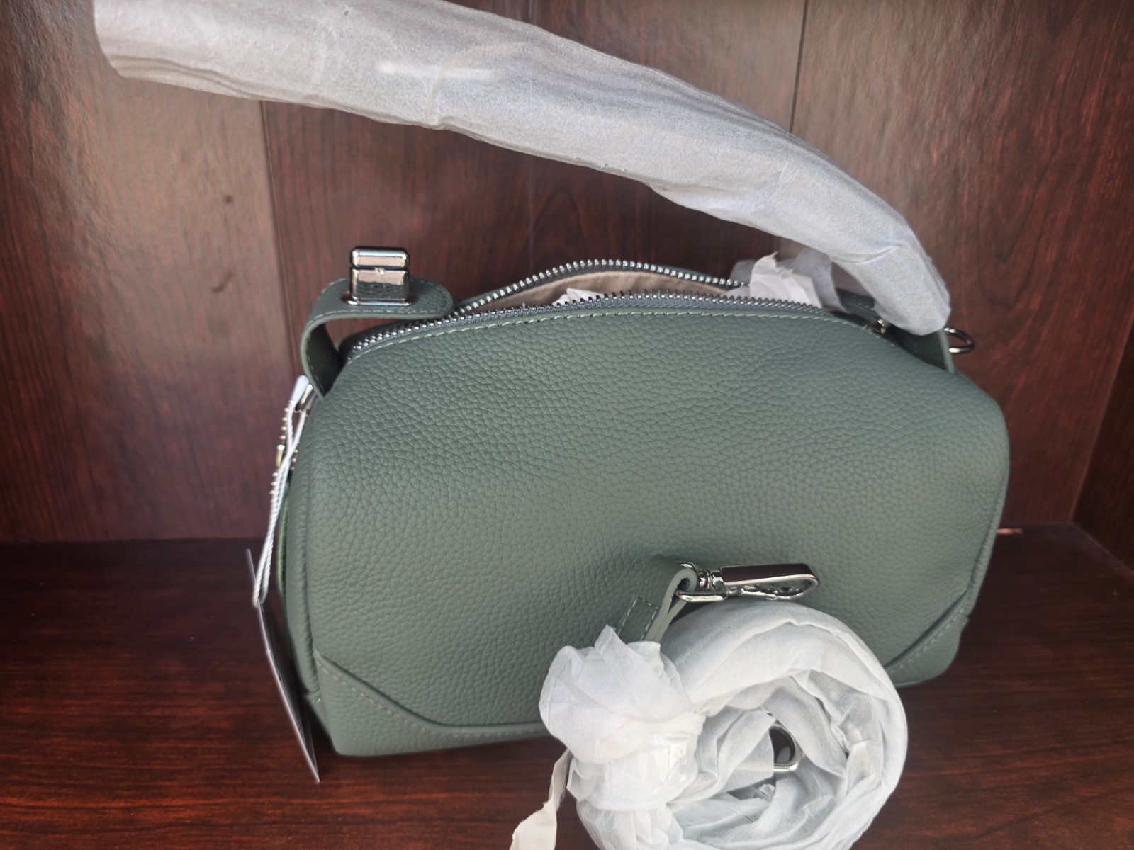New Bella novi Leather handbag