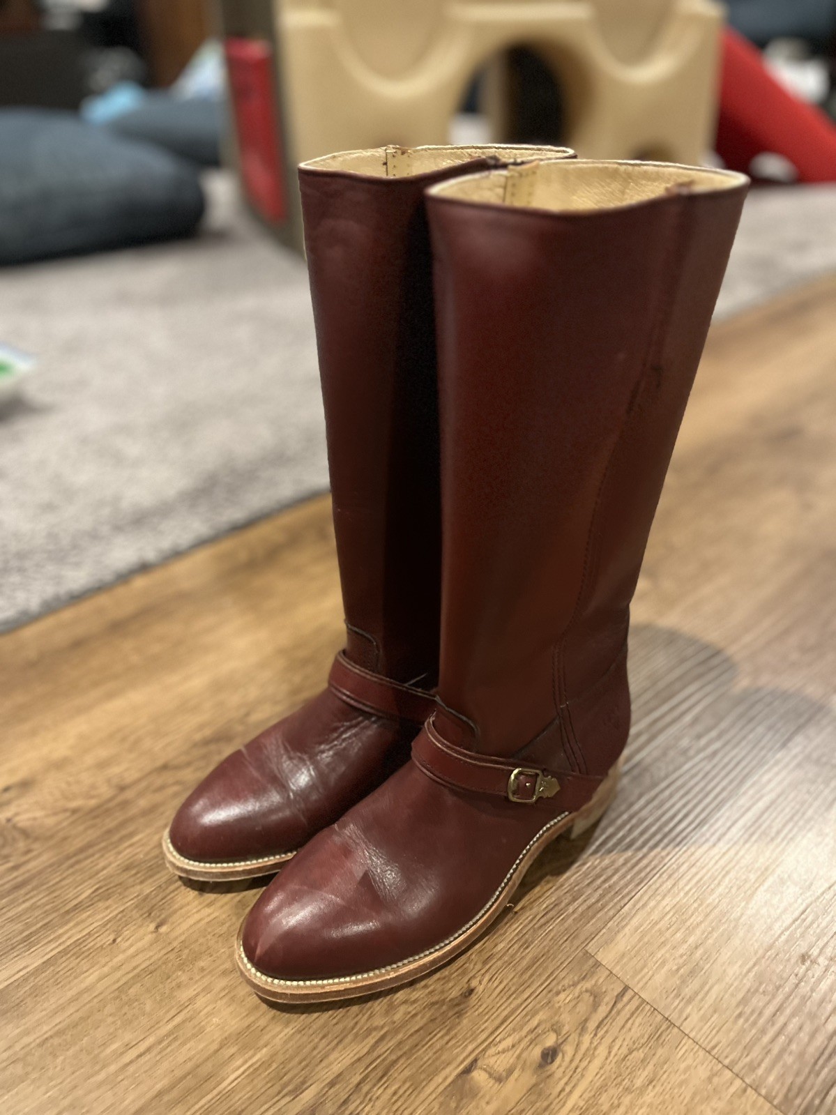 Frye Tall Women’s Riding Boots sz 6.5 Burgundy