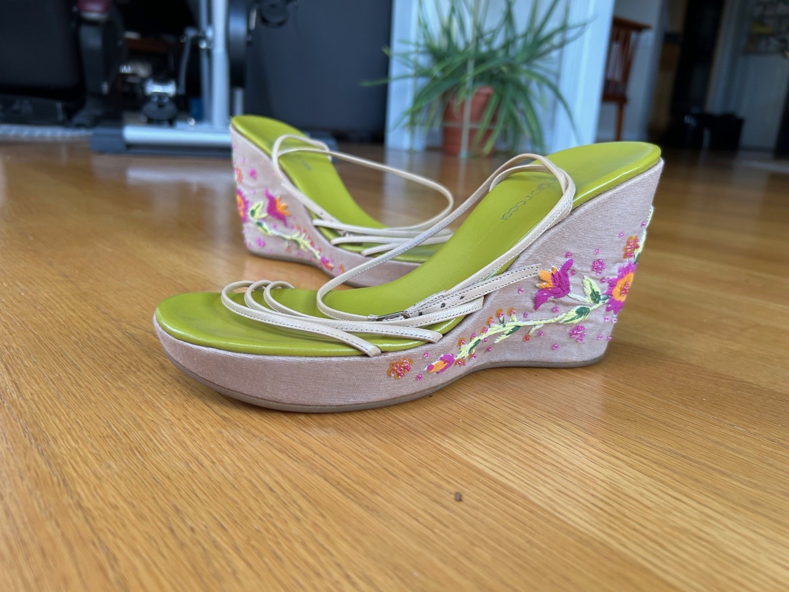Sergio Rossi Beige Leather Rhinestone & Flower Espadrilles Sandals SZ IT 40 Good