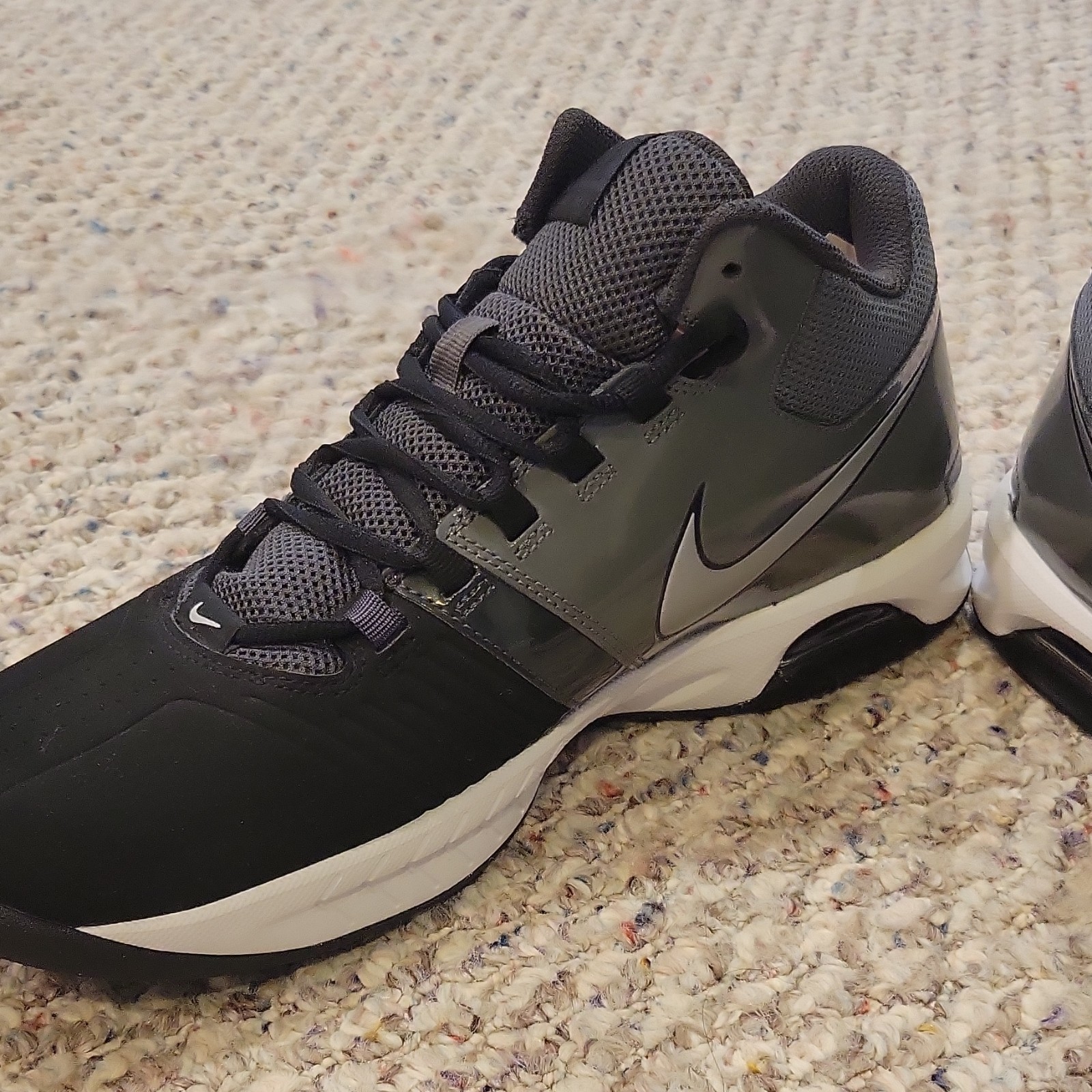 Nike Air Visi Pro 5 NBK Men’s Mid Top Sneakers Black/Gray/White