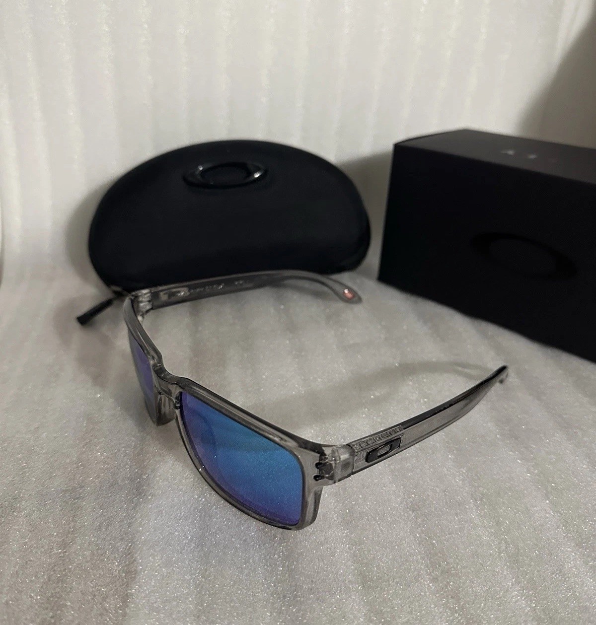 Oakley Holbrook Polarized Sunglasses Blue Polarized Lens New