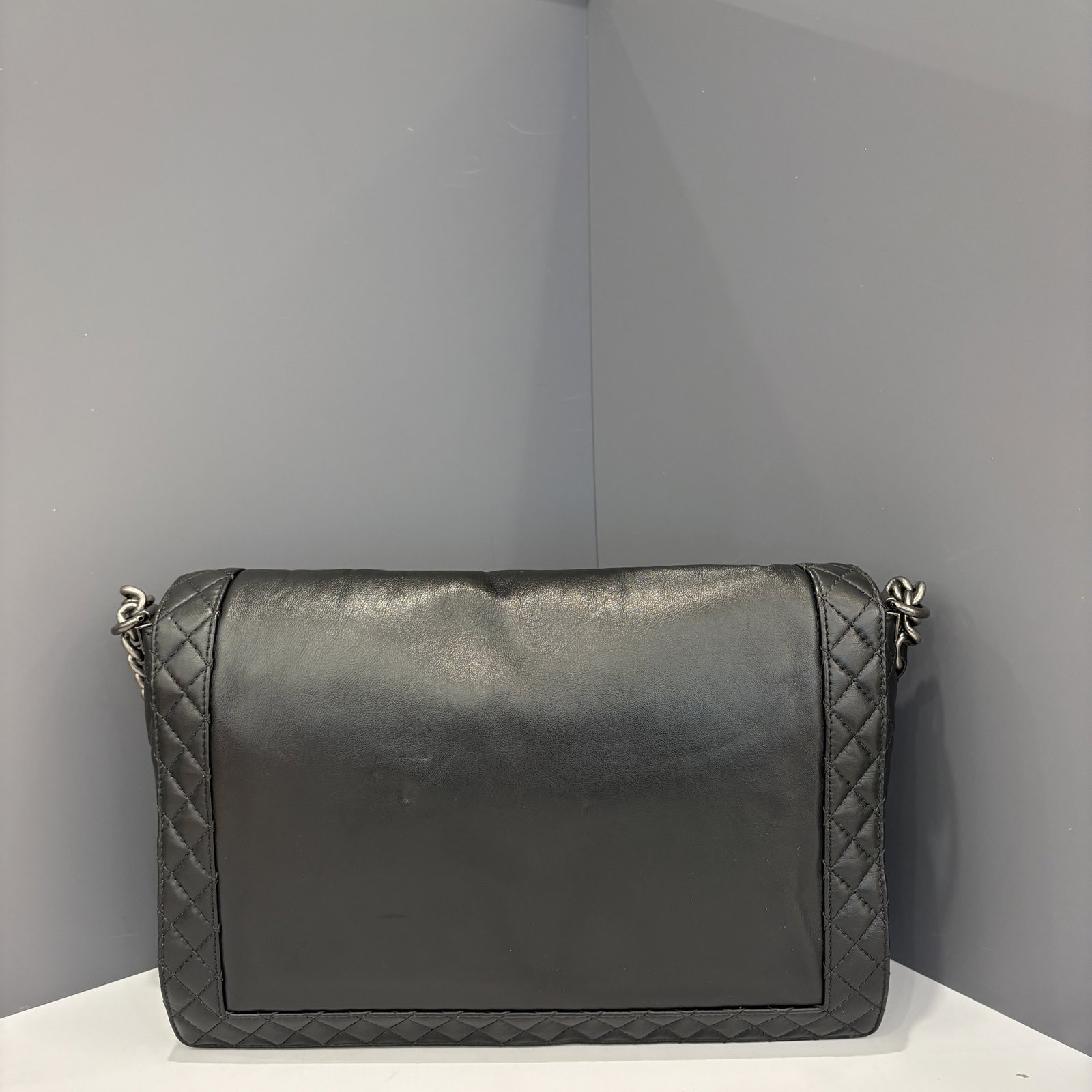 Chanel Enchained Boy Flap Black Calfskin (hs021026a2)