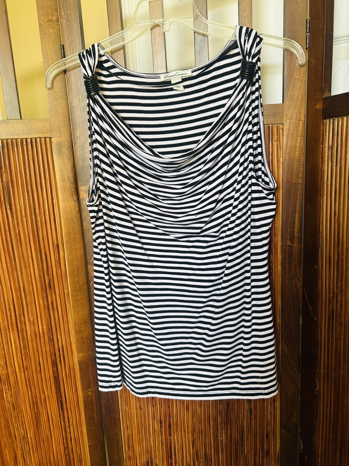 Kenneth Cole Women’s Sleeveless Slouch Neck Blouse w/ black Accents Size 2X