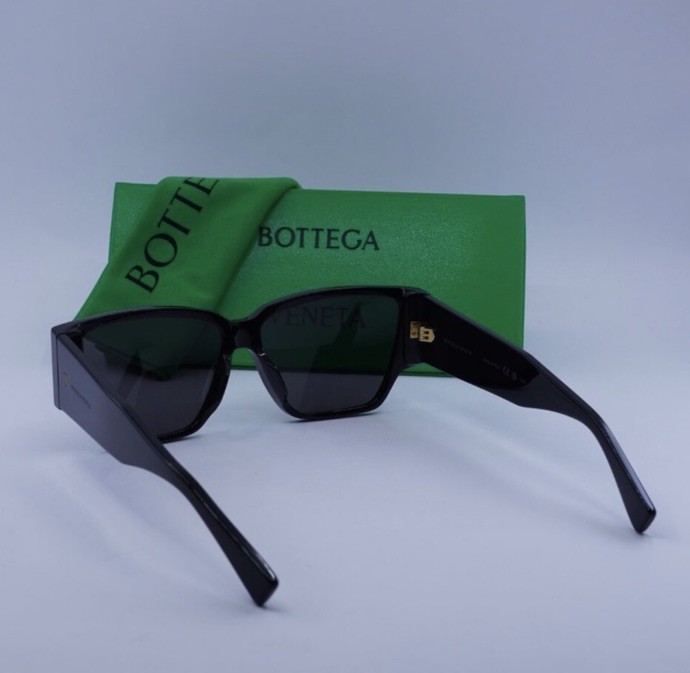 Bottega Veneta BV1285S 001Square Sunglasses – Black/Grey