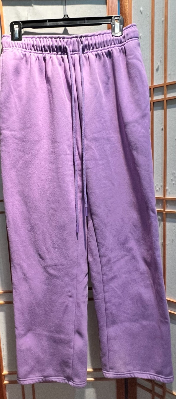 women’s sweatpants medium, lavendar. 47% cotton, 53% polyester