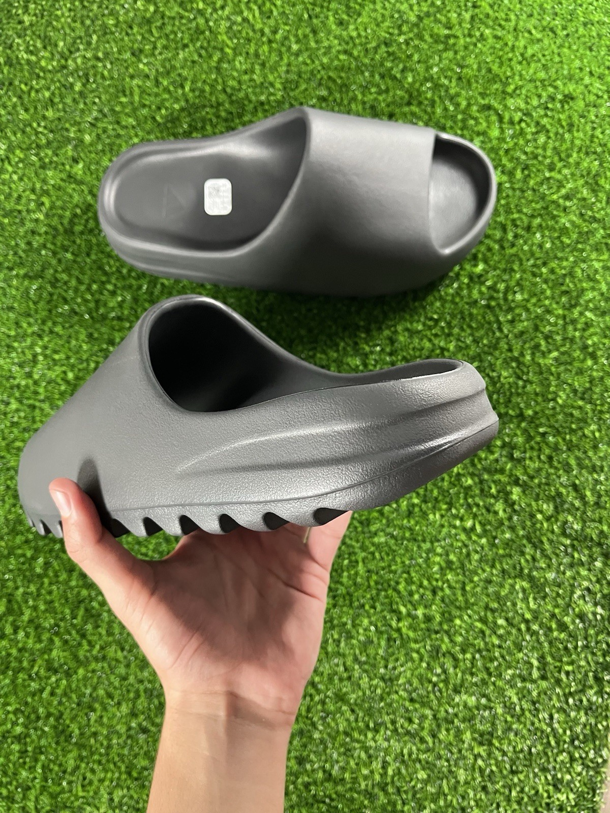 adidas Yeezy Slide Black Slip-On Sandals Men’s US 10 HQ6448 100% AUTHENTIC