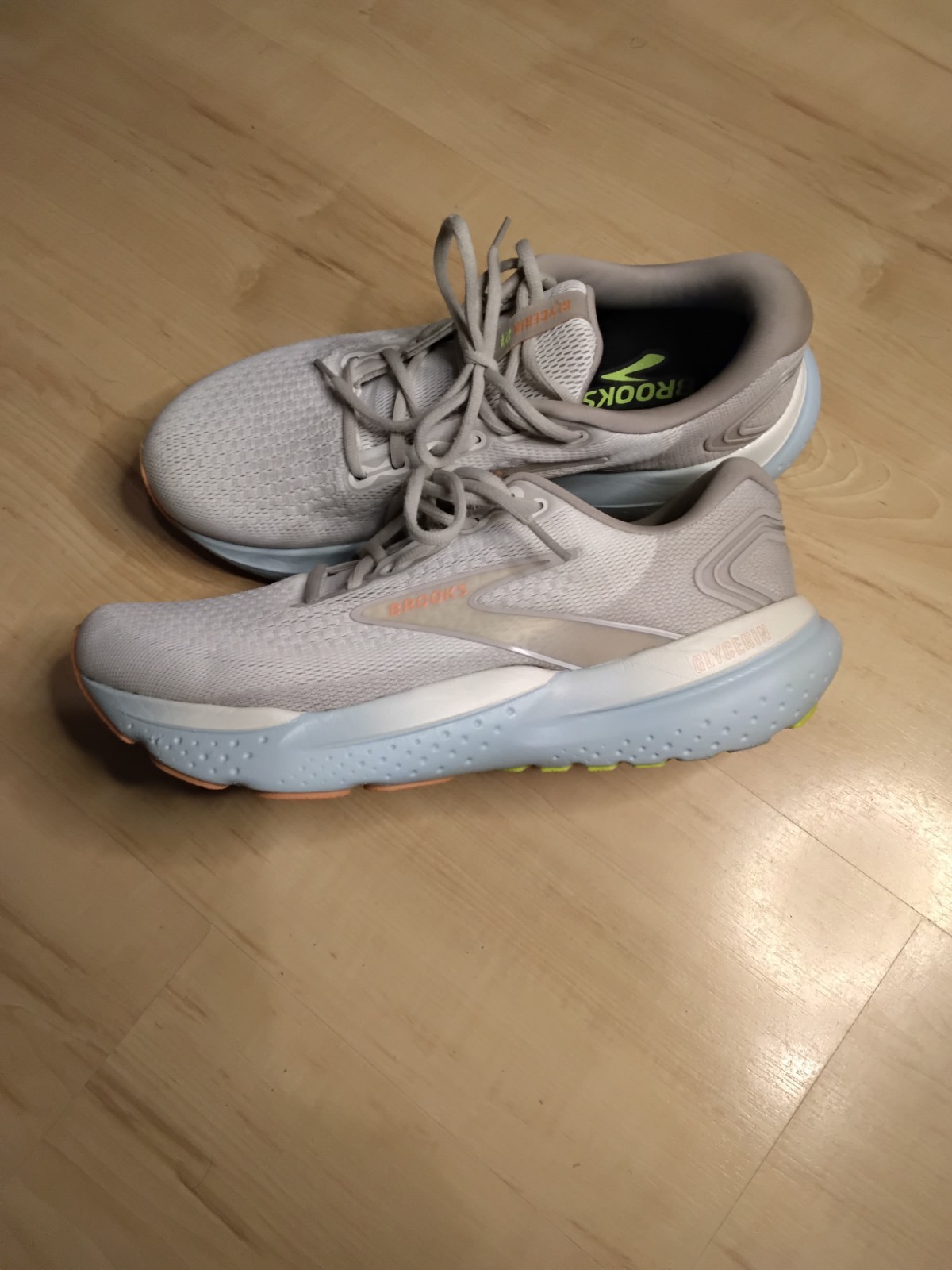 Brooks Glycerin 21 Womens Running Shoes Sz 11 WideD Gray/blue Athletics.