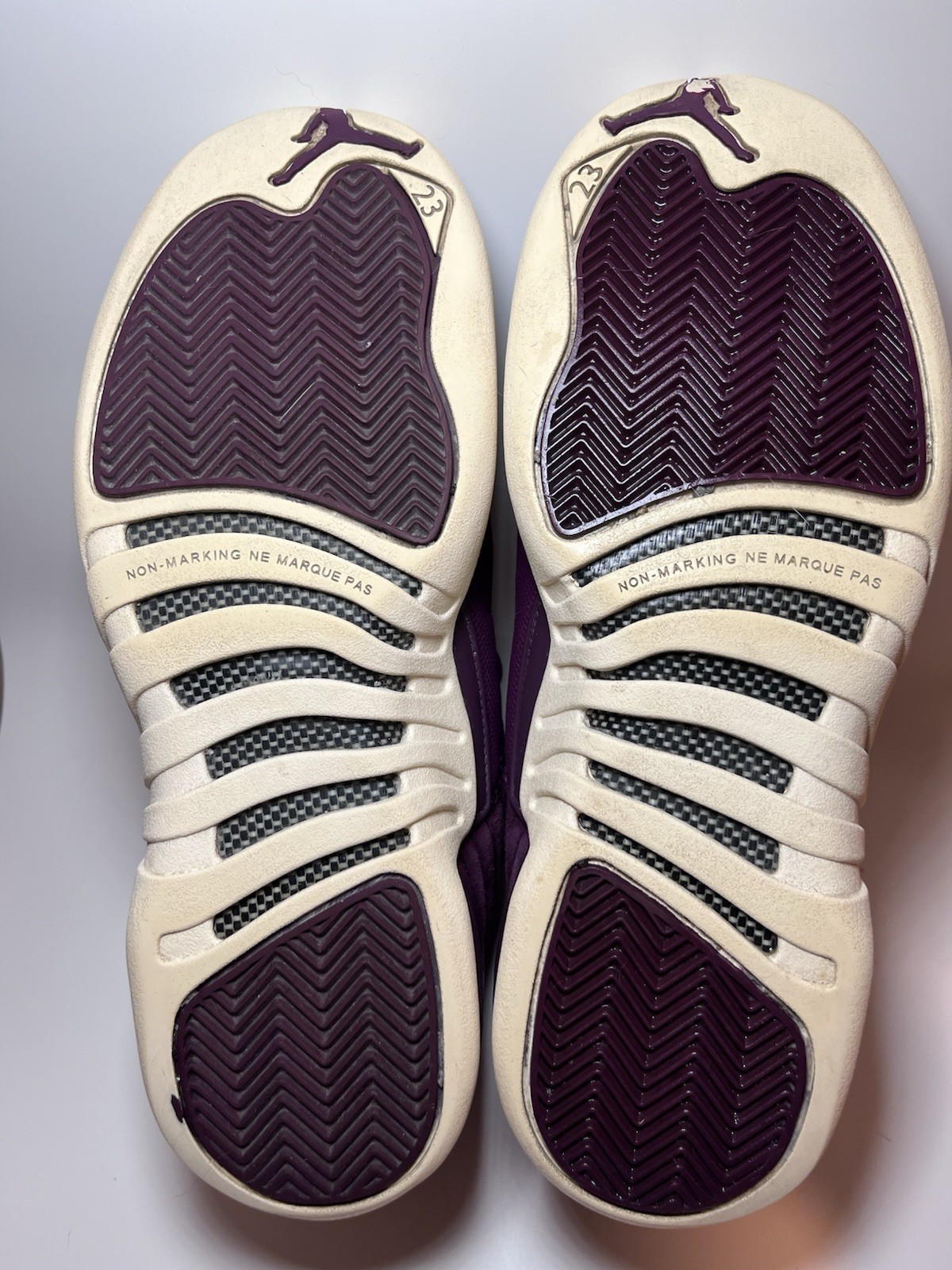 JORDAN RETRO 12 BORDEAUX SIZE 7Y 153265-617