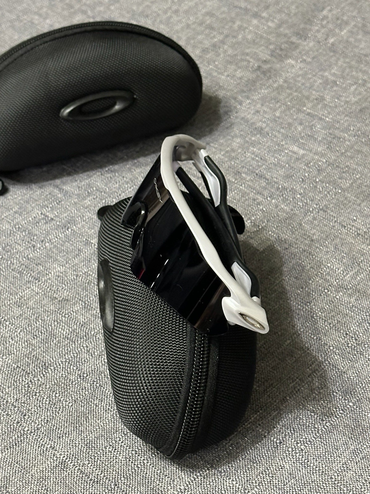 Oakley Radar EV Sunglasses – Stealth Black Lens