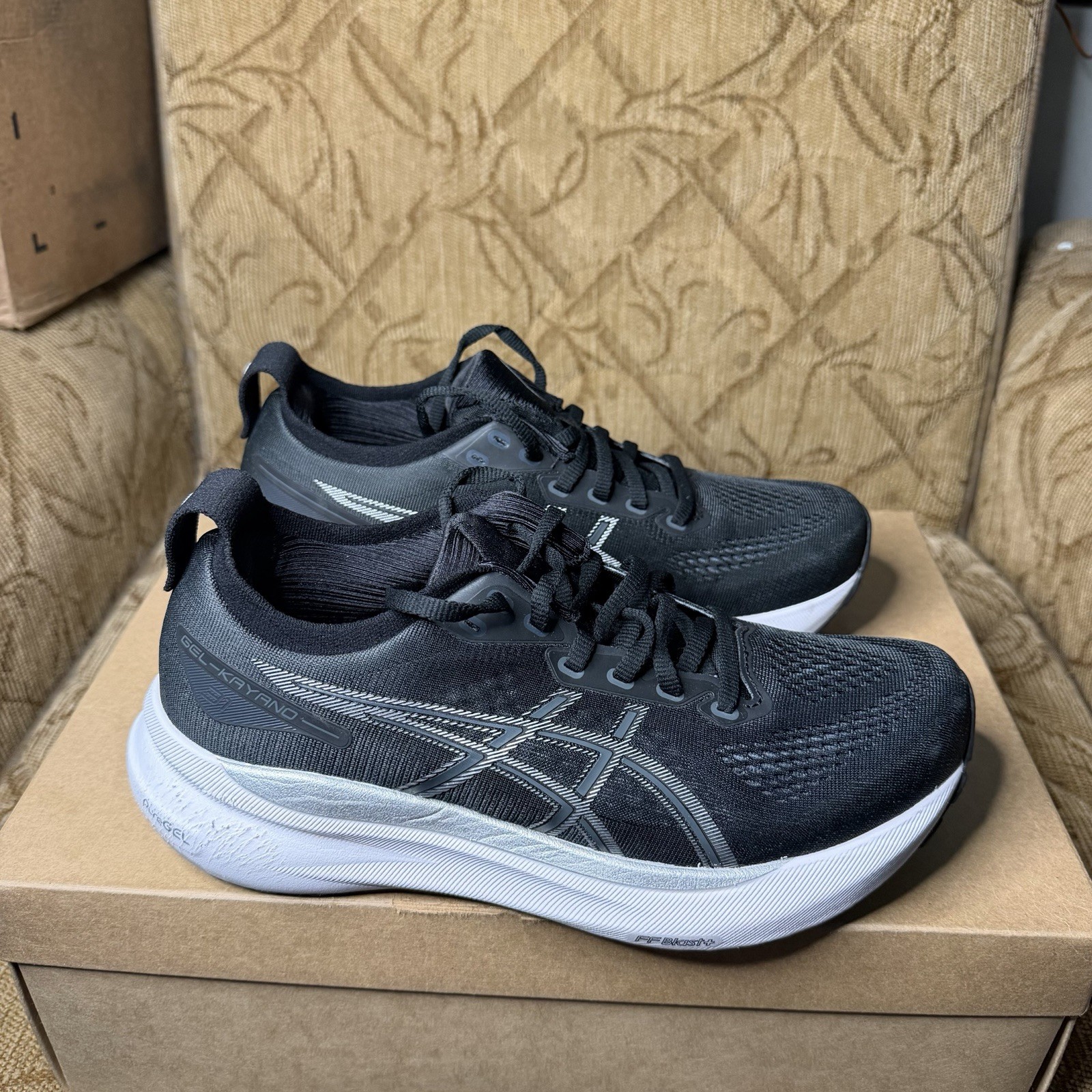 ASICS GEL-Kayano 31 Black Pure Silver Women’s Size 8 Running Shoes 1012B670