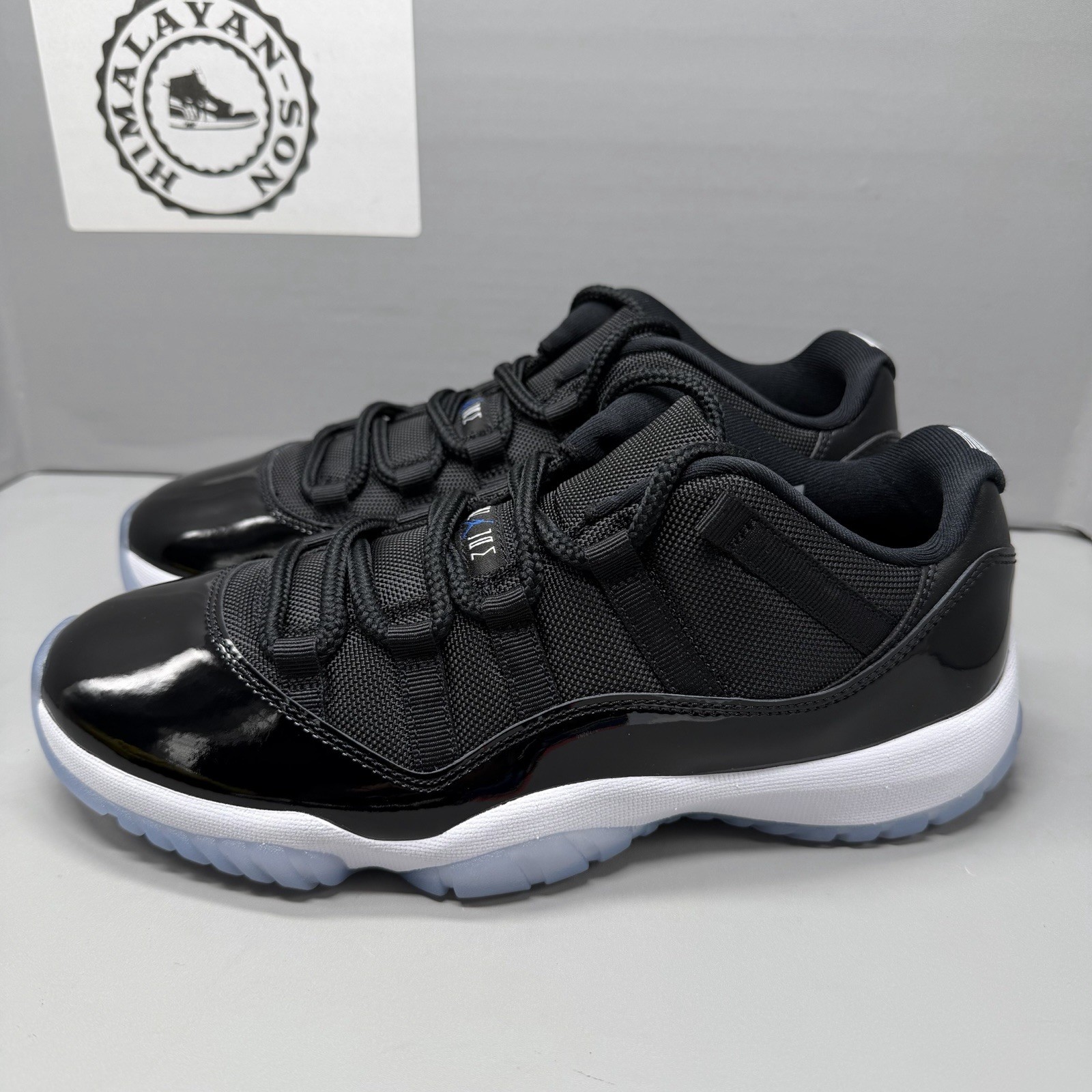 Air Jordan 11 Men Retro Low Space Jam Sneaker FV5104-004 Size 8 NEW B-Grade