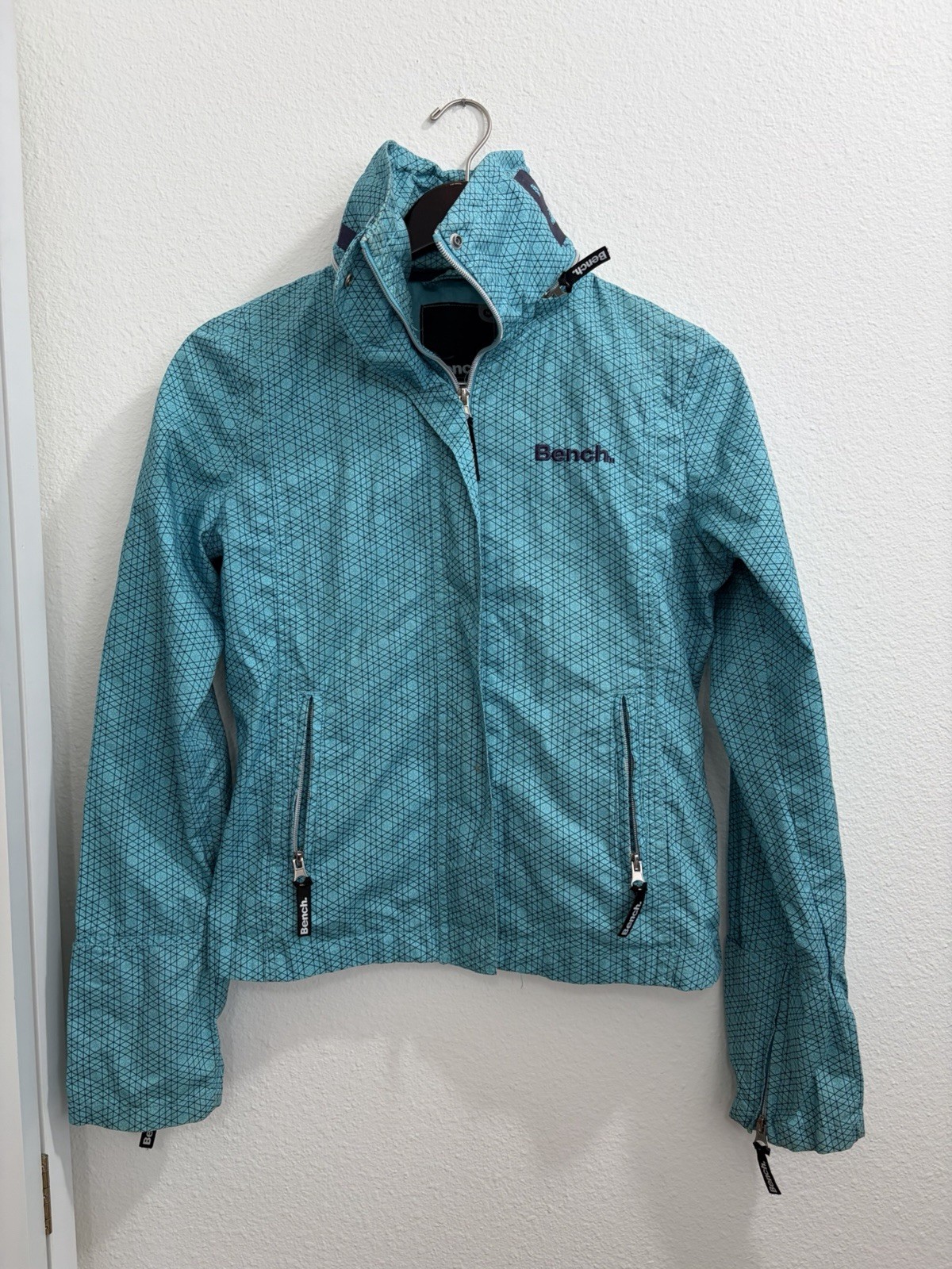 Bench Urbanwear Women’s Full Zip Cotton Waste Length Jacket Size Medium Hood