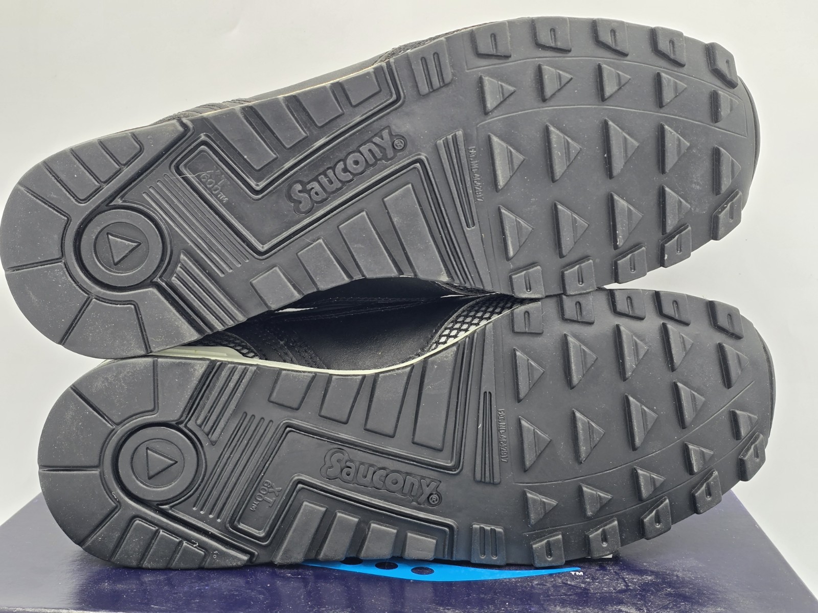 VTG Men’s Saucony Shadow 89 6000 Stealth Black Silver 2068-3 | Size 10.5 – NEW