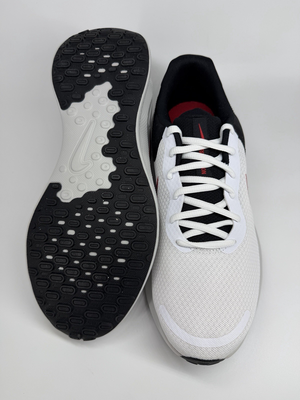 Size 8 Nike Revolution 7 White Fire Red Black Sneakers FB2207-102 Mens
