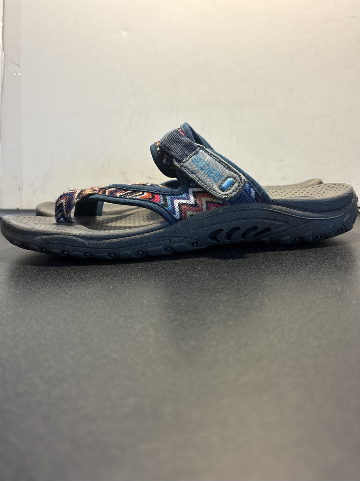 Skechers Sandals Reggae Zig Swag Strappy Slides Blue Toe Loop Sandals Size 8.5