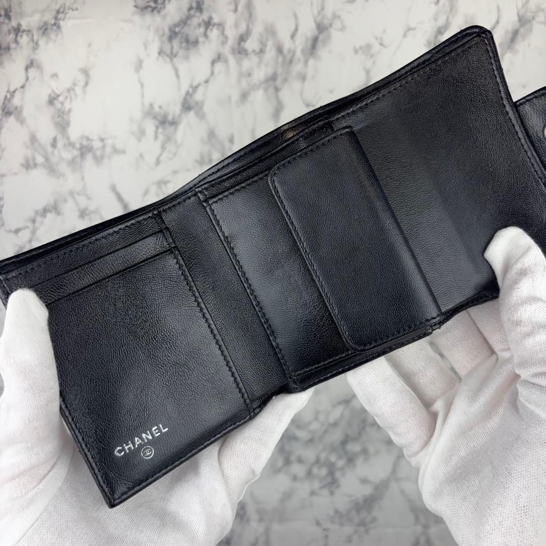 163 CHANEL Matelass lambskin tri fold wallet