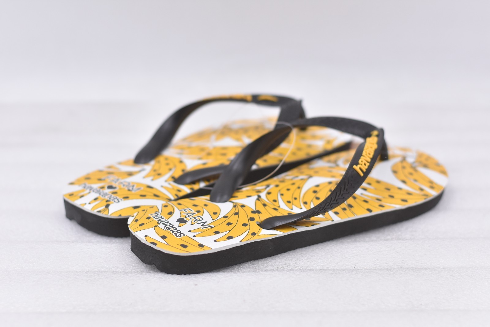 Womens Havaianas Slim Flip-Flop Sandals – Black w/ Bananas Size 7/8 (EU 39-40)