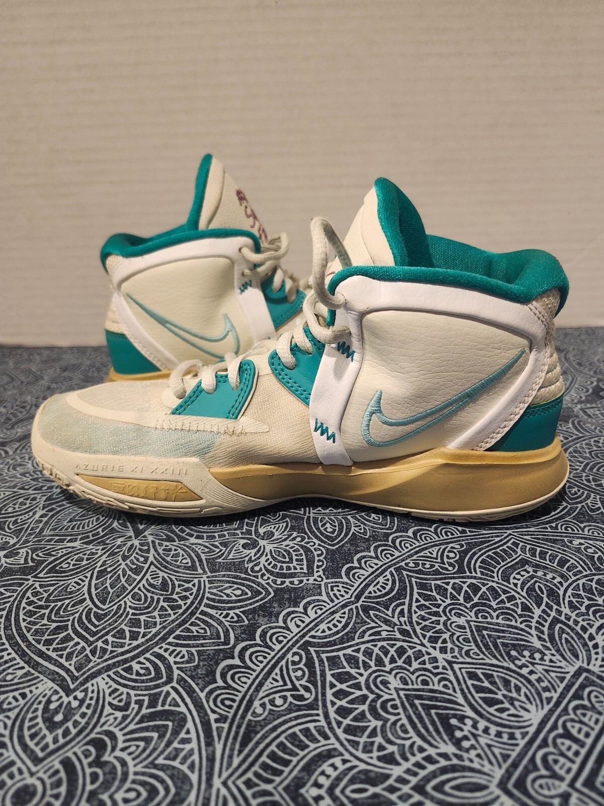 Size 4Y- Nike Sue Bird x Kyrie Infinity Golden Tribute DD0334 002! Nice!