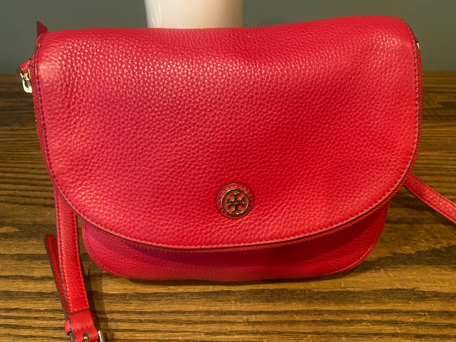 Tory Burch Robinson pebbled messenger bag purse Tory Burch red handbag