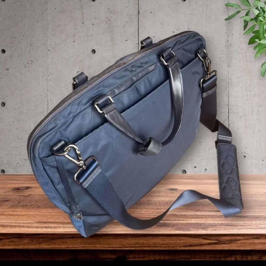 TUMI 2Way Business Bag Nylon Leather Navy Black Model 0481764INDE 14.96in