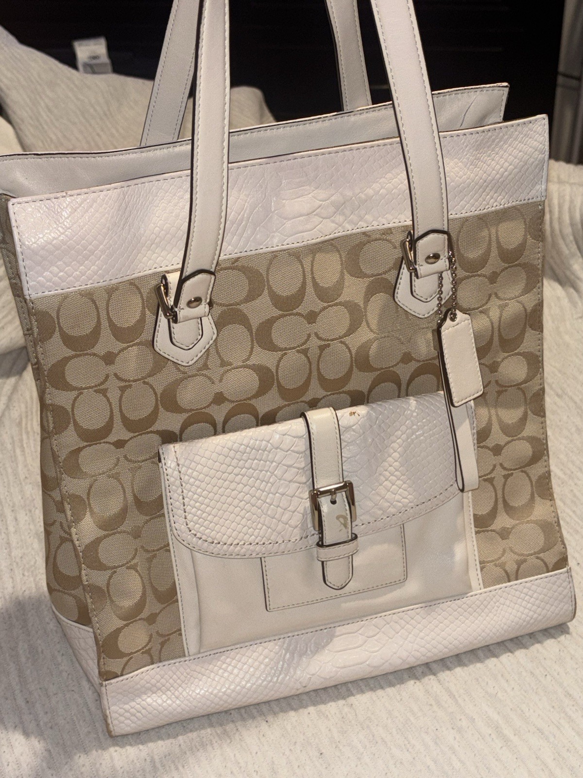 Coach Signature Large Tote Bag Beige/White Zip & Buckle, Lined, Inner Pockets