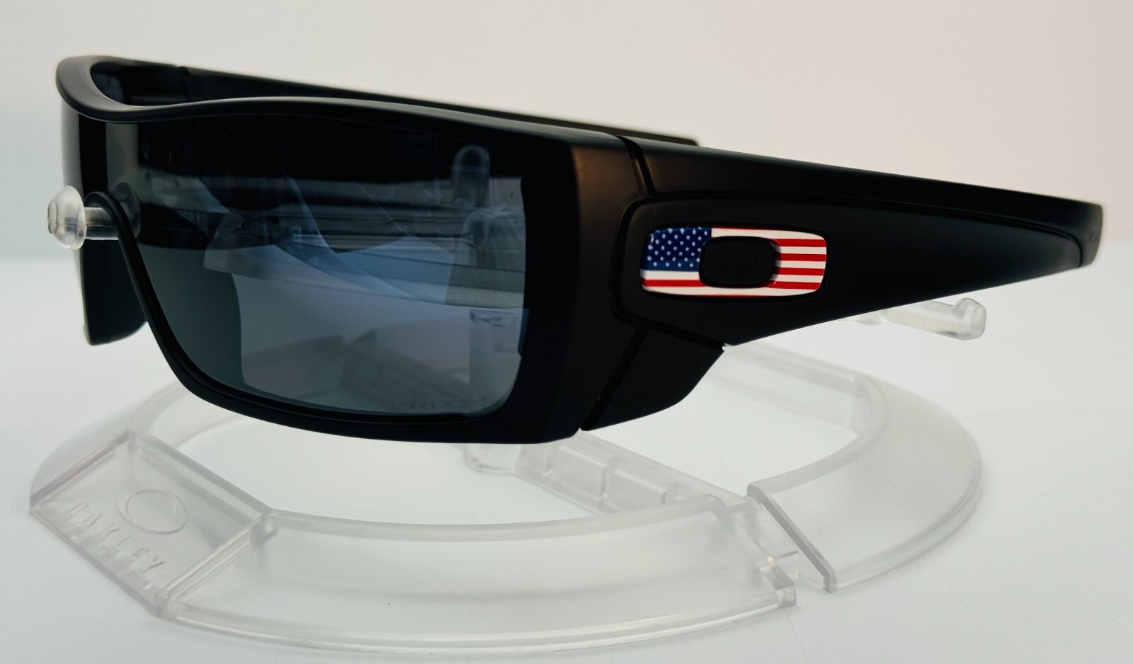 New Oakley Batwolf Sunglasses / USA Flag / Prizm Black Iridium Lens / 009101-59