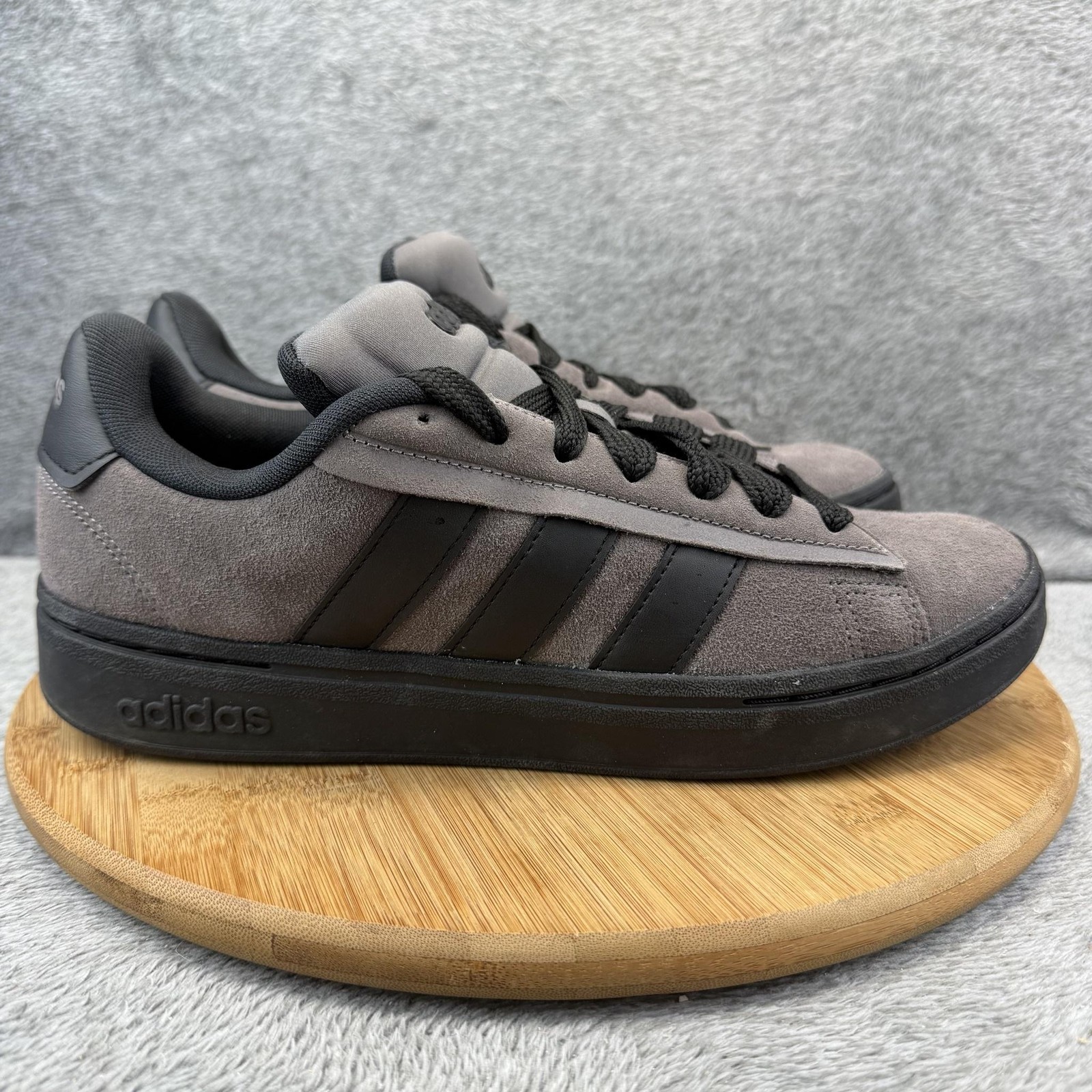 Adidas Cloudfoam Shoes Mens Size 10.5 Gray Suede Low Top Walking Sneakers