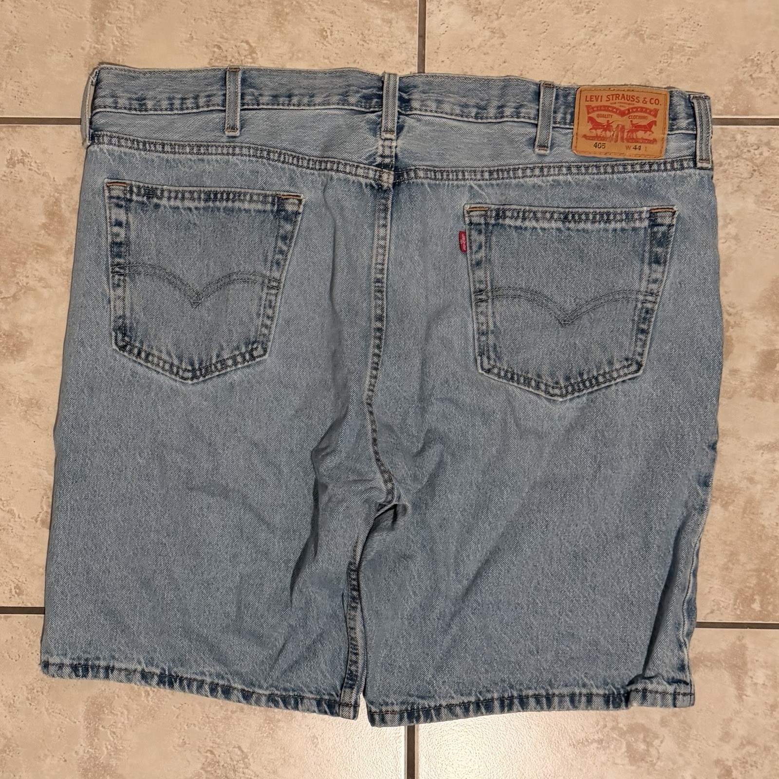 Levi’s 405 Men’s Light Wash Blue Denim Jean Shorts 5-Pocket