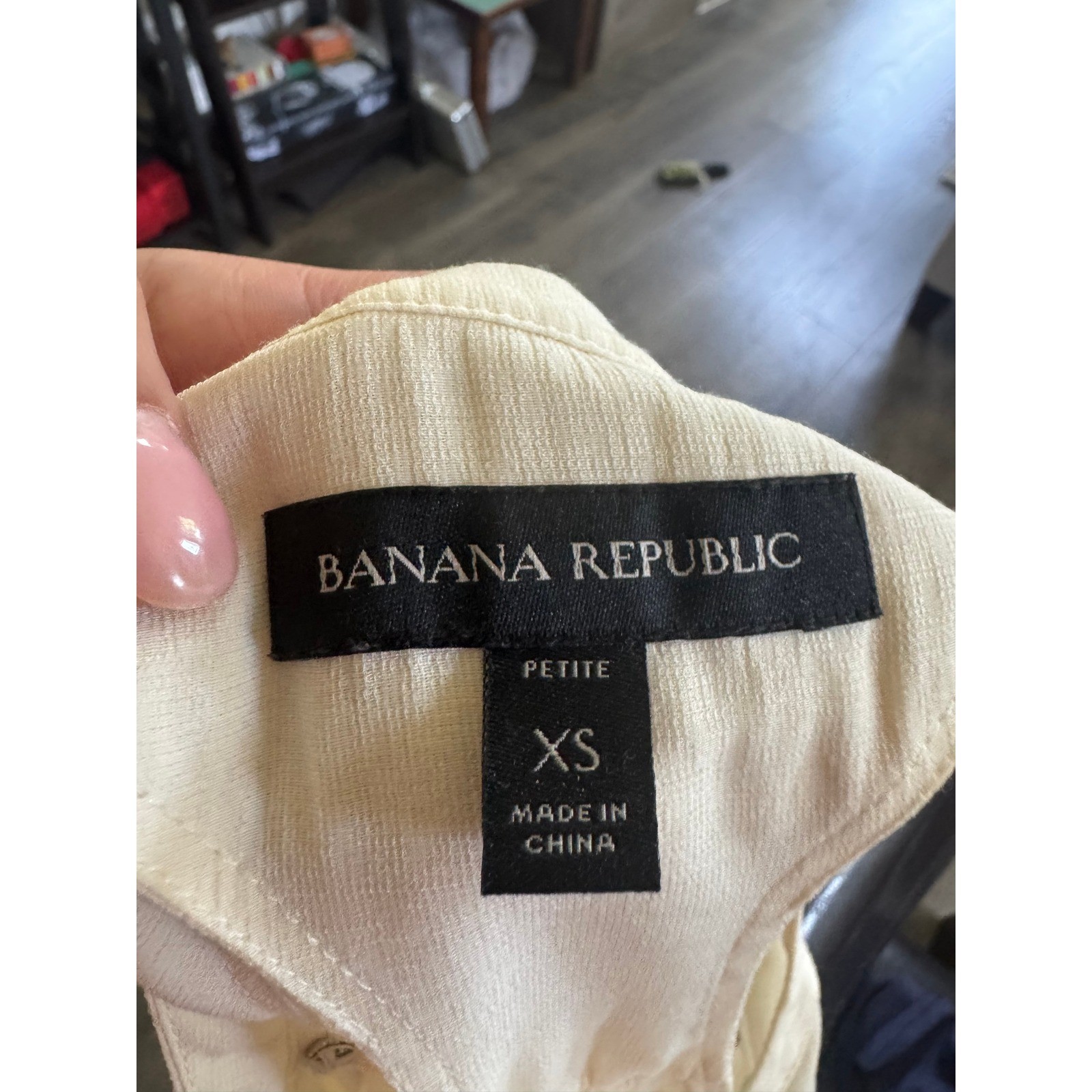 Banana Republic Sleeveless Button Down Blouse XS Petite Cream Viscose Racerback