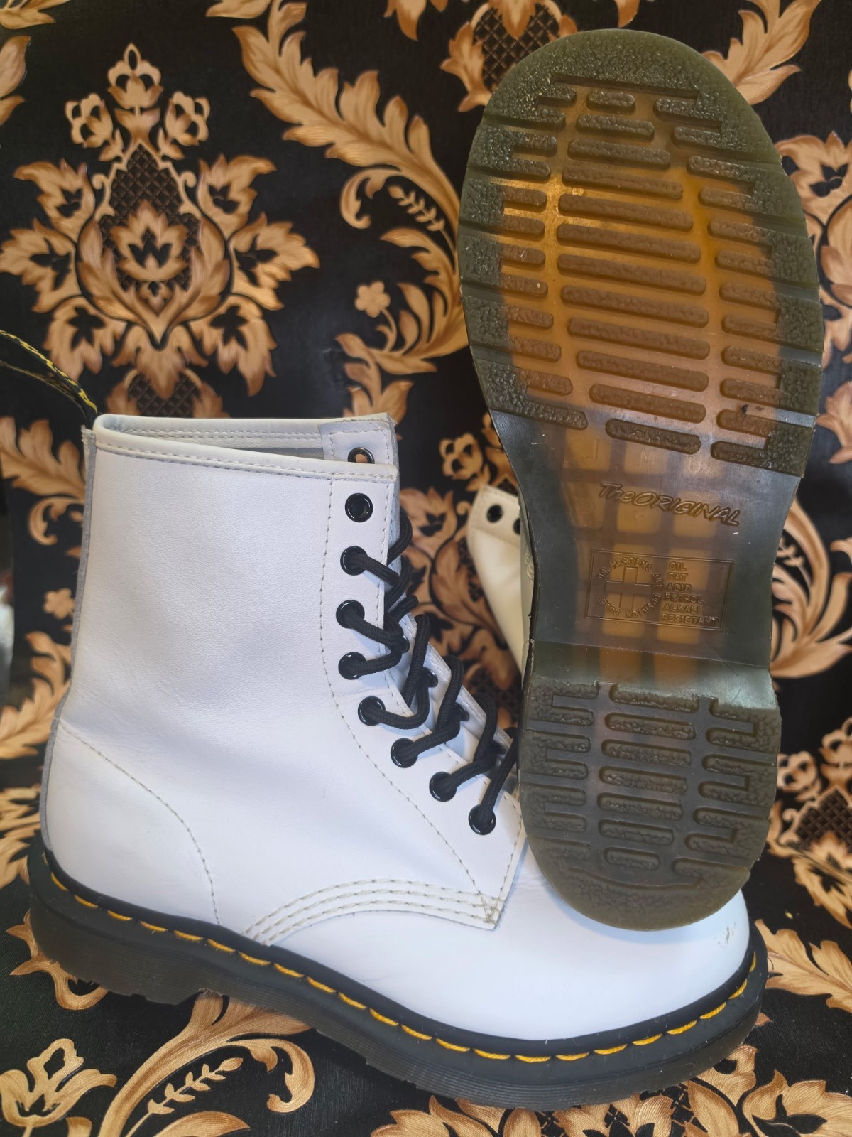 Dr. Martens 1460 White Smooth Leather 8 Eye Boots Size 7 Lace Up Combat
