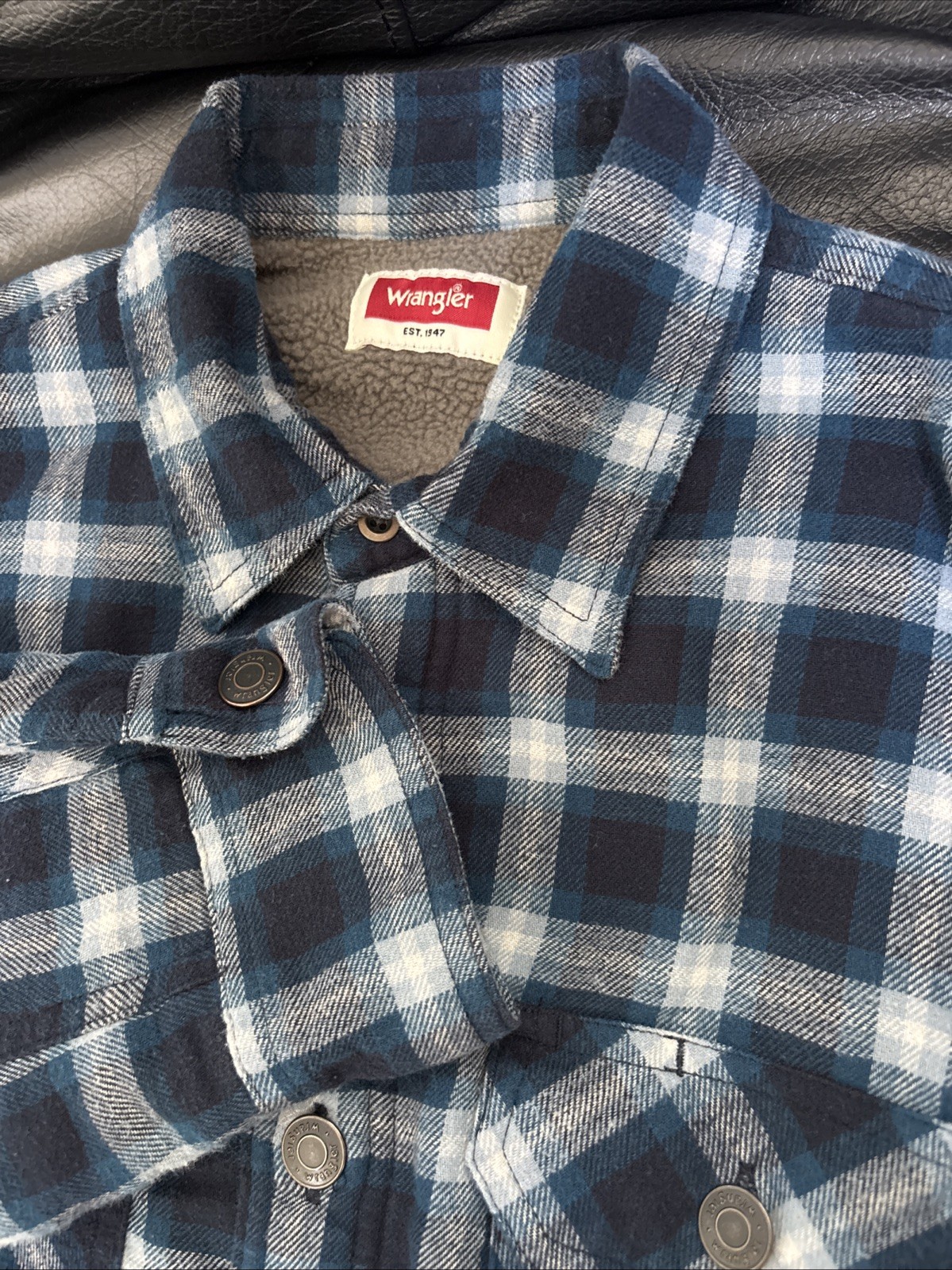 Wrangler Shirt Jacket Mens S Blue Plaid Quilted Lined Flannel Button Down